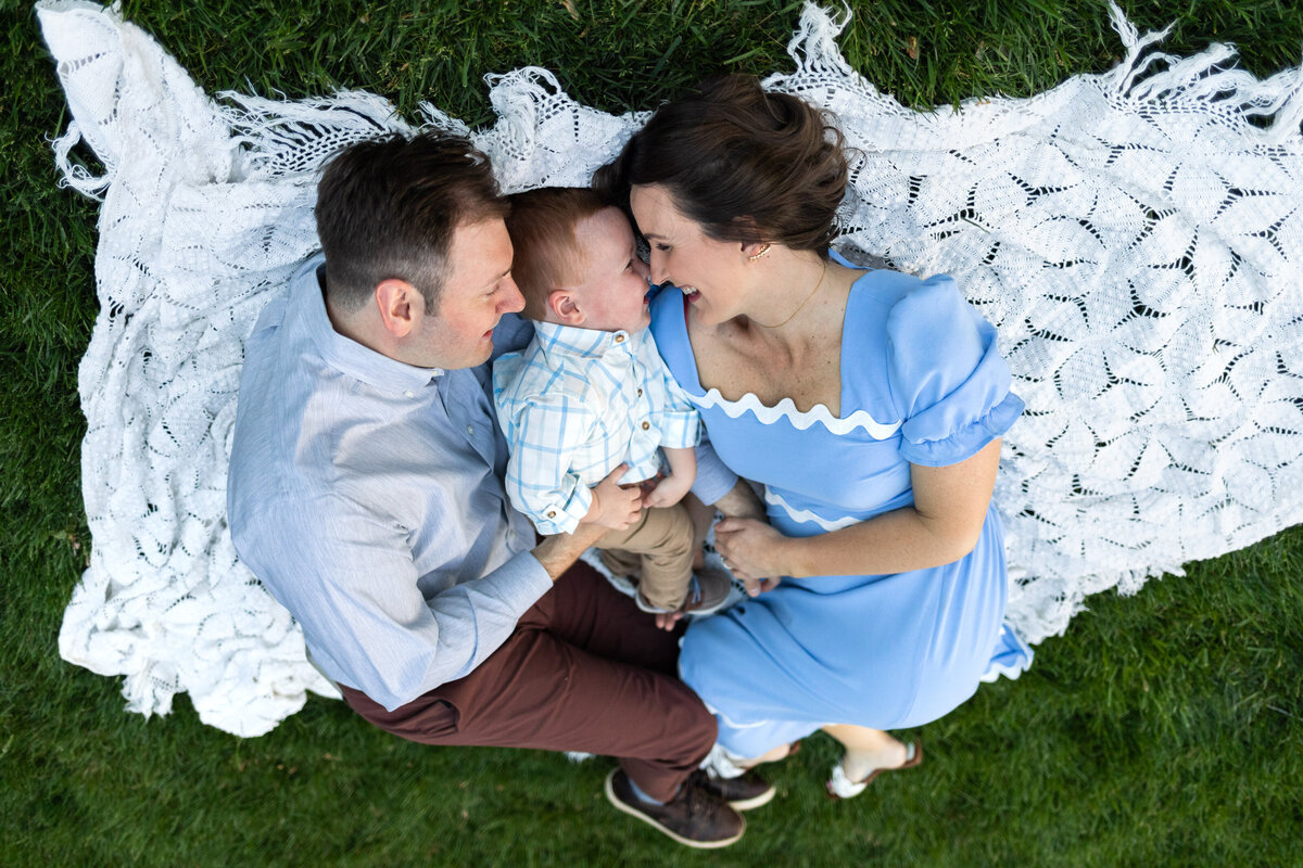 Kansas_City_Family_Photography_laying_down_on_lace_blanket_family_cuddles-16
