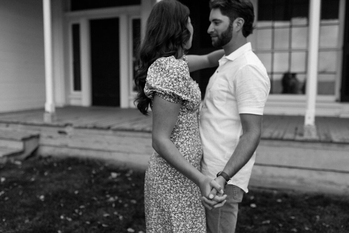 kingsville-john-r-park-homestead-engagement-session0014
