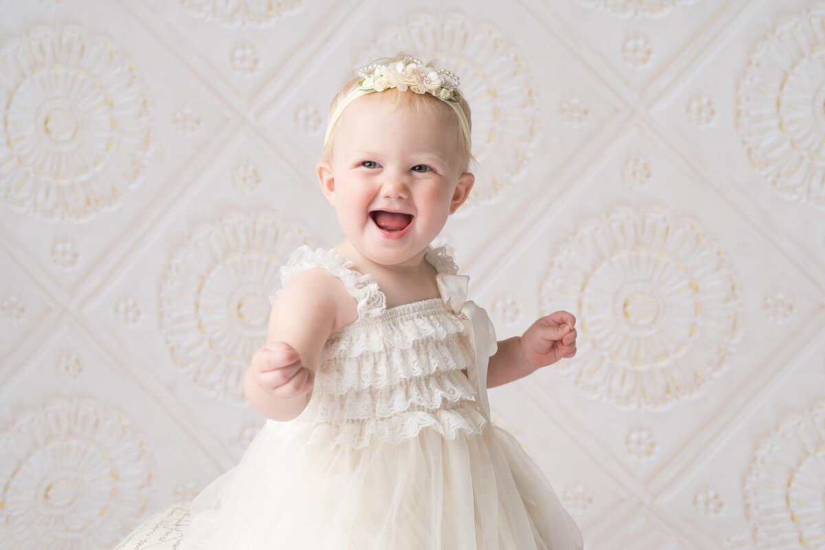 Quinn 1 year cake smash princess-1042