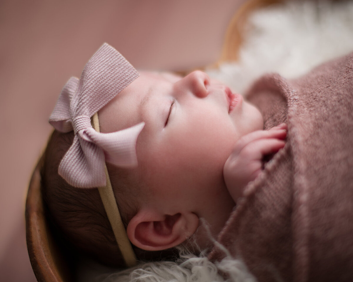 Imogene-Calabrese-Newborn-2023-Erin-Belles-Photography-CT-13_websize