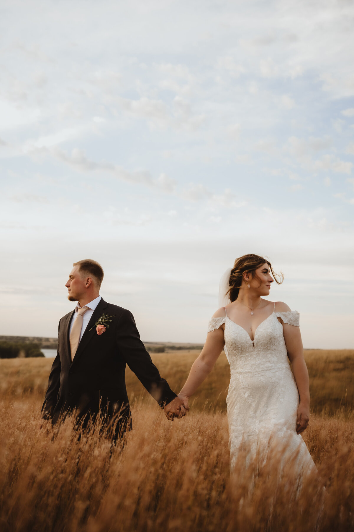 RURAL KANSAS WEDDING PORTRAITS