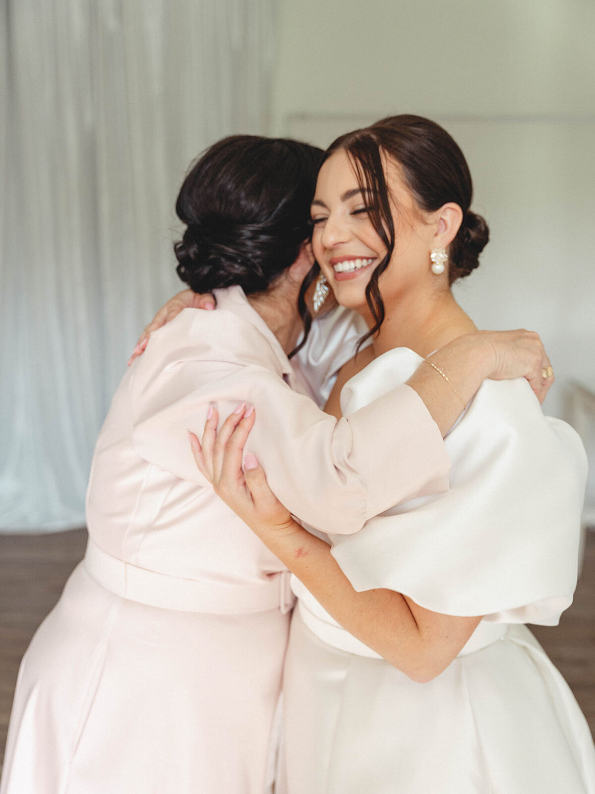 Lauren and Dylan's luxury wedding at Milicevic Family Vineyards