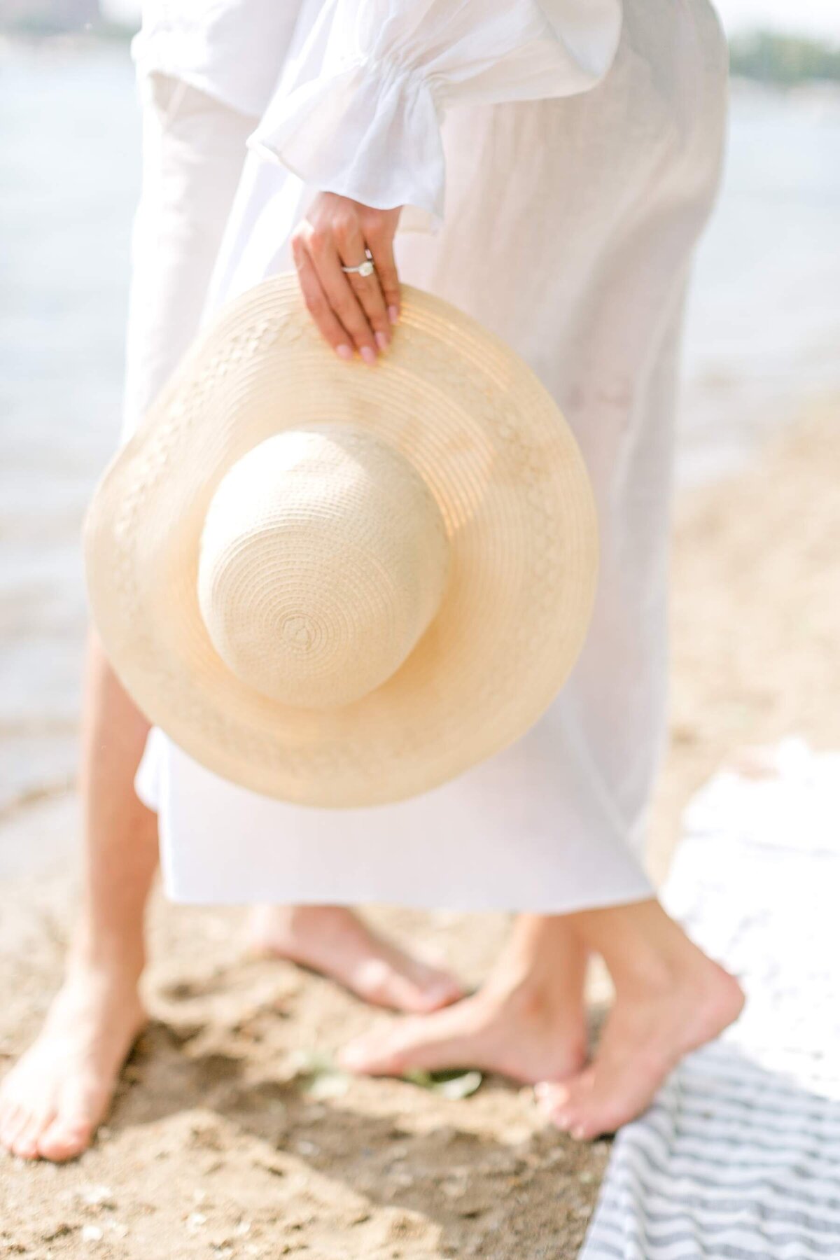 MN-best-photographer-wedding-engagement-near-me-alexandra-robyn-beach-engagement_0048