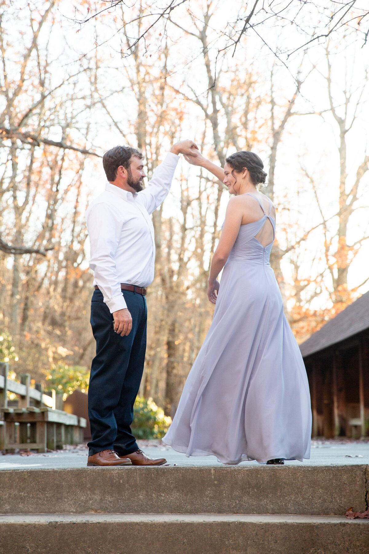couple-dancing-lavendar-dress