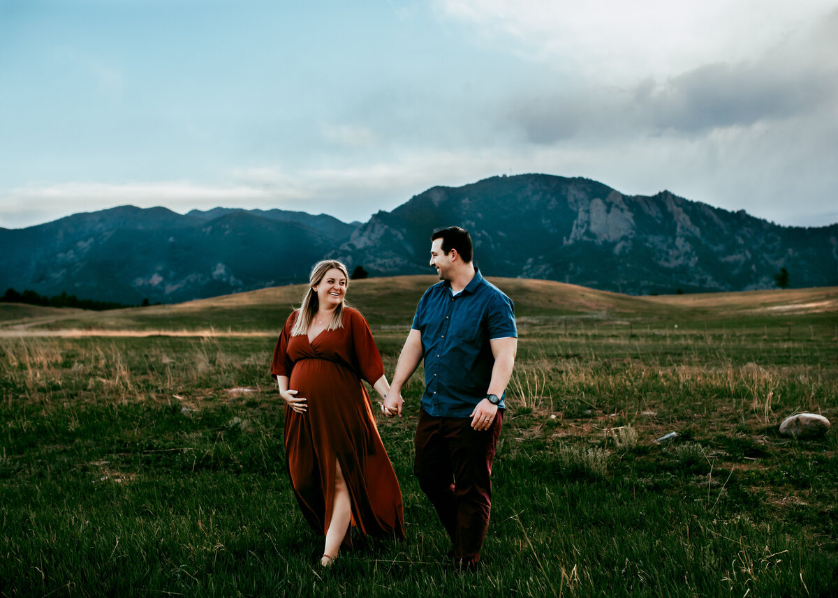 Couples maternity pictures in the Denver area