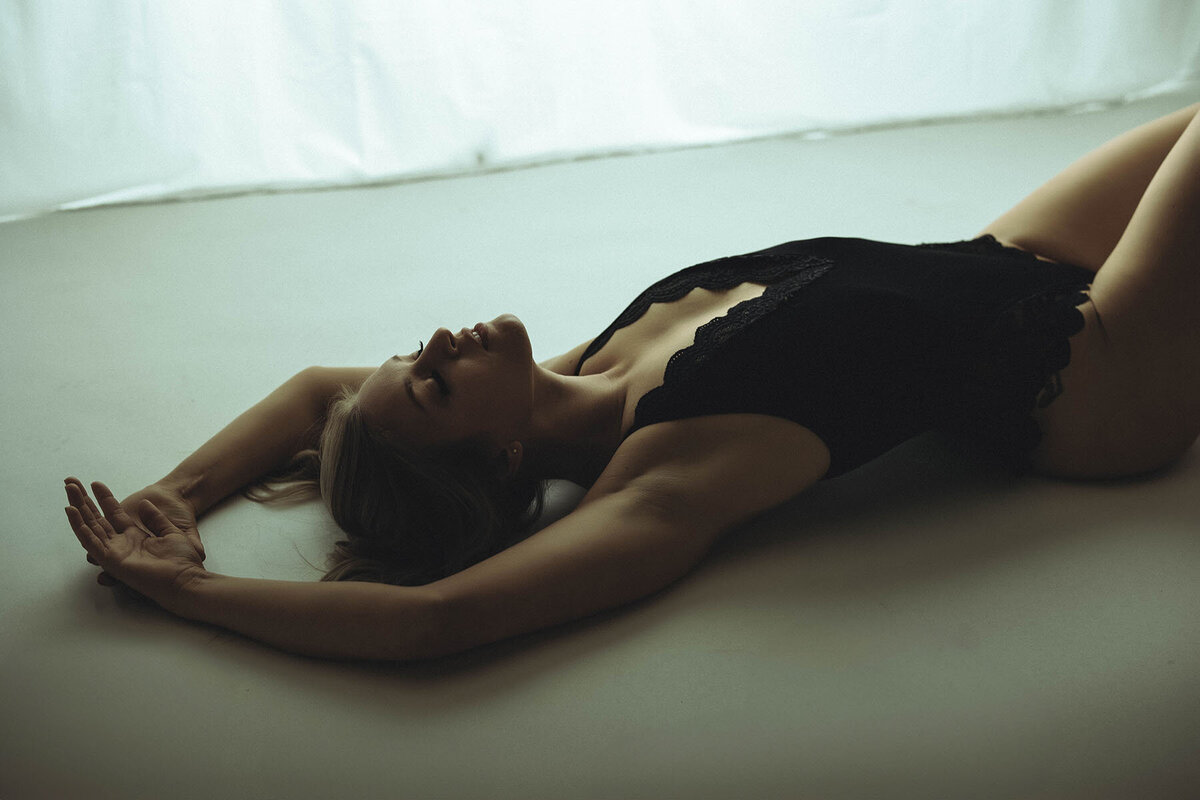akron-ohio-boudoir-photography-session