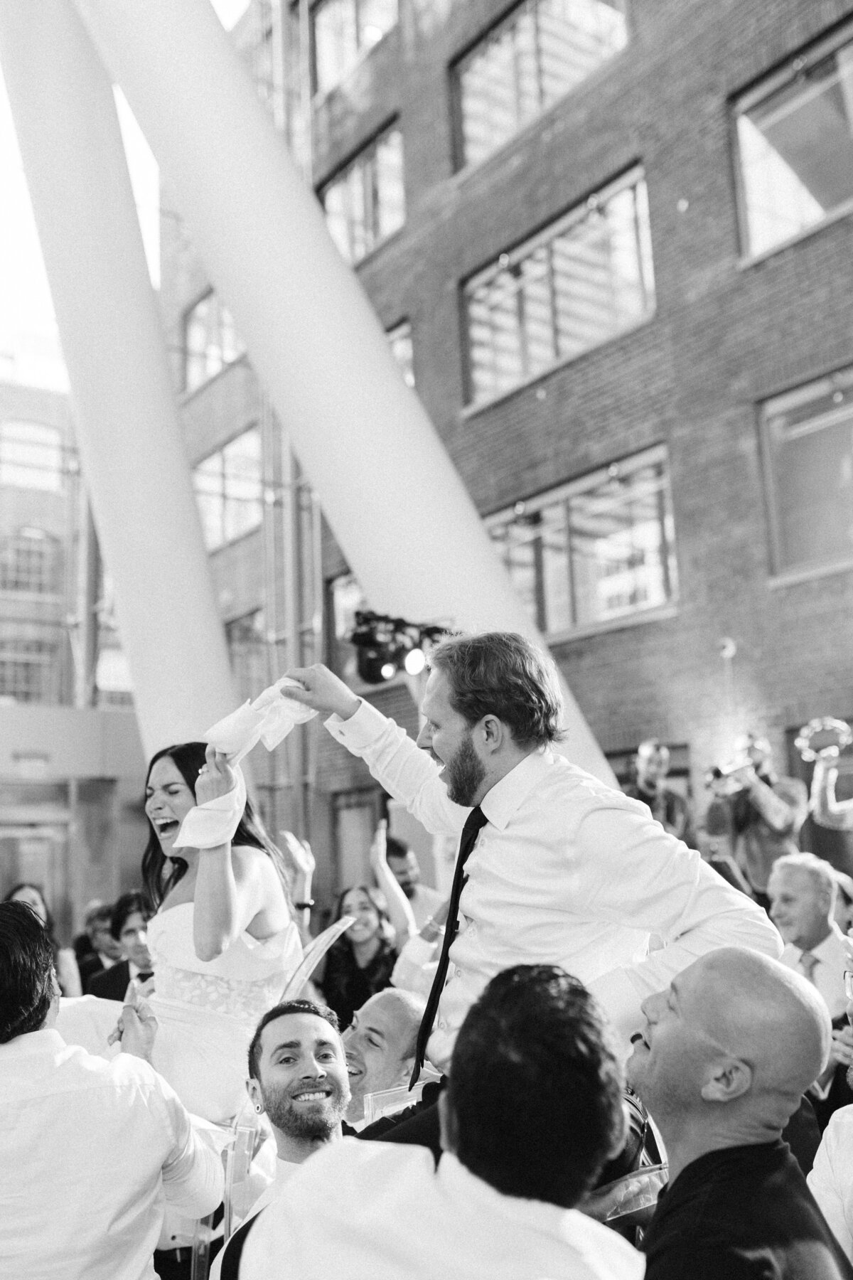 Toronto-Editorial-Wedding-Photographer_Ricardas-Restaurant-Wedding105