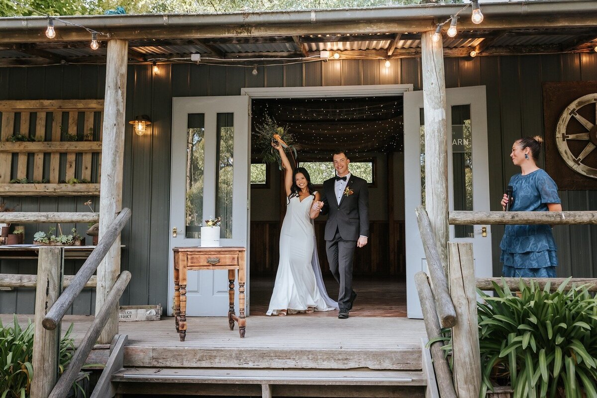 Elope-styled-micro-intimate-wedding-the-log-cabin-ranch50