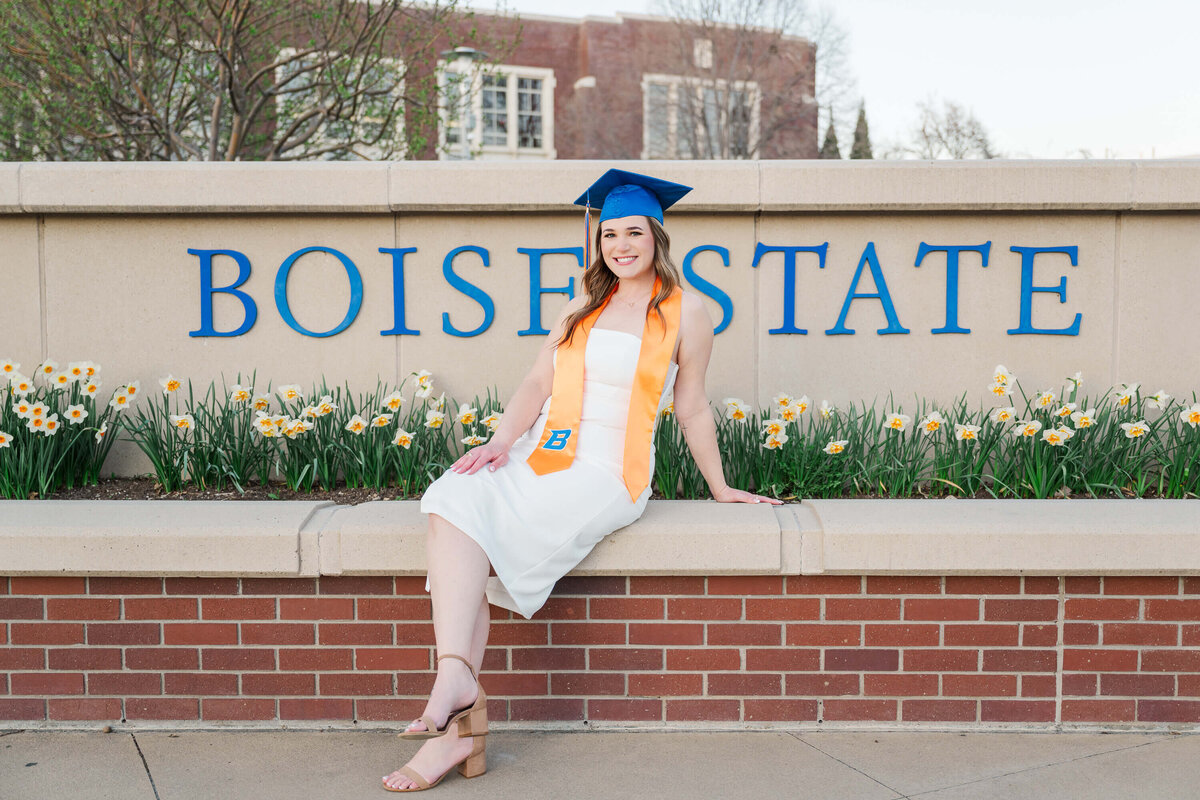 College Graduation Photos at Boise State with a Natural, Candid Style-10