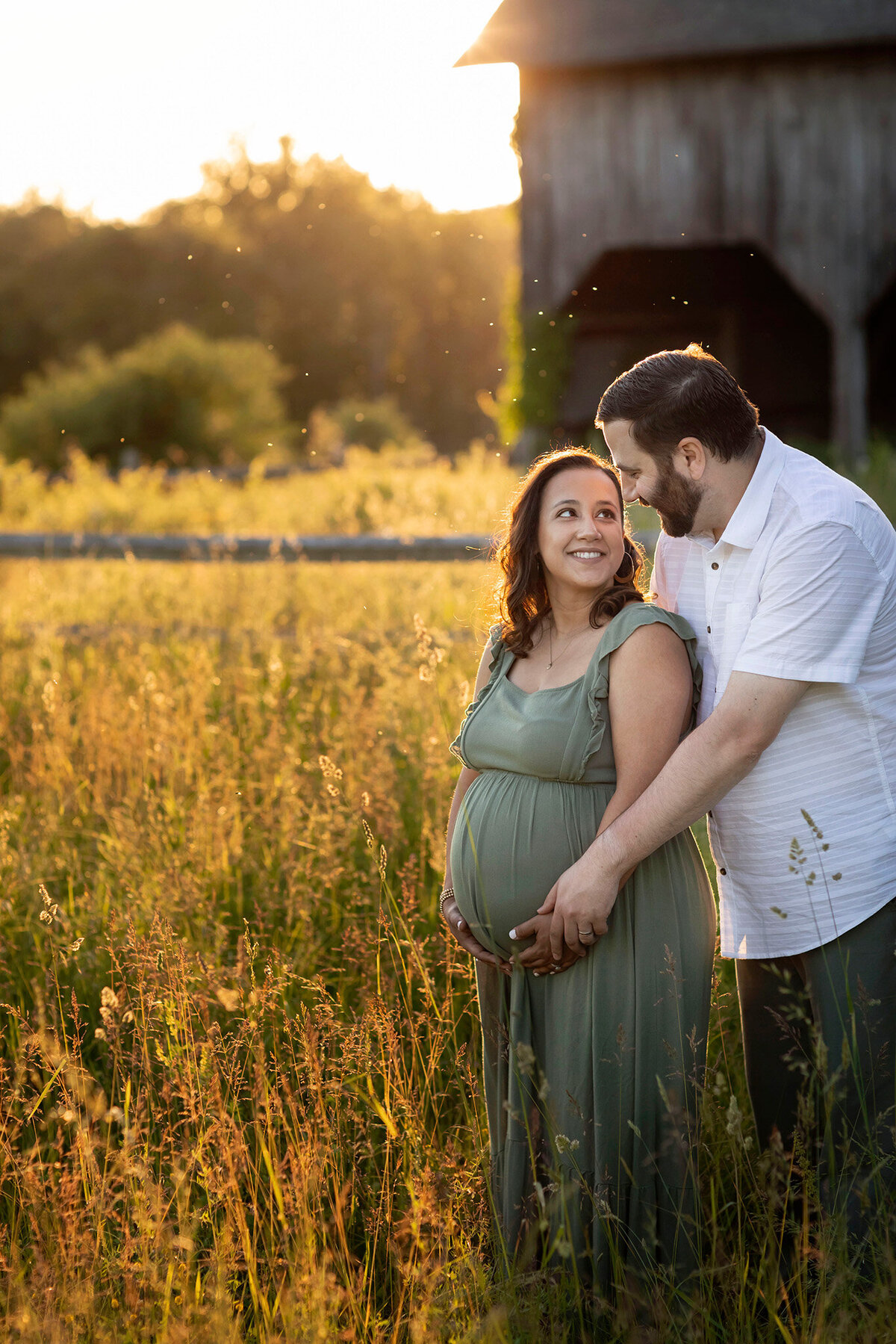 NJ Maternity Photographer captures special moment between mom and dad to be