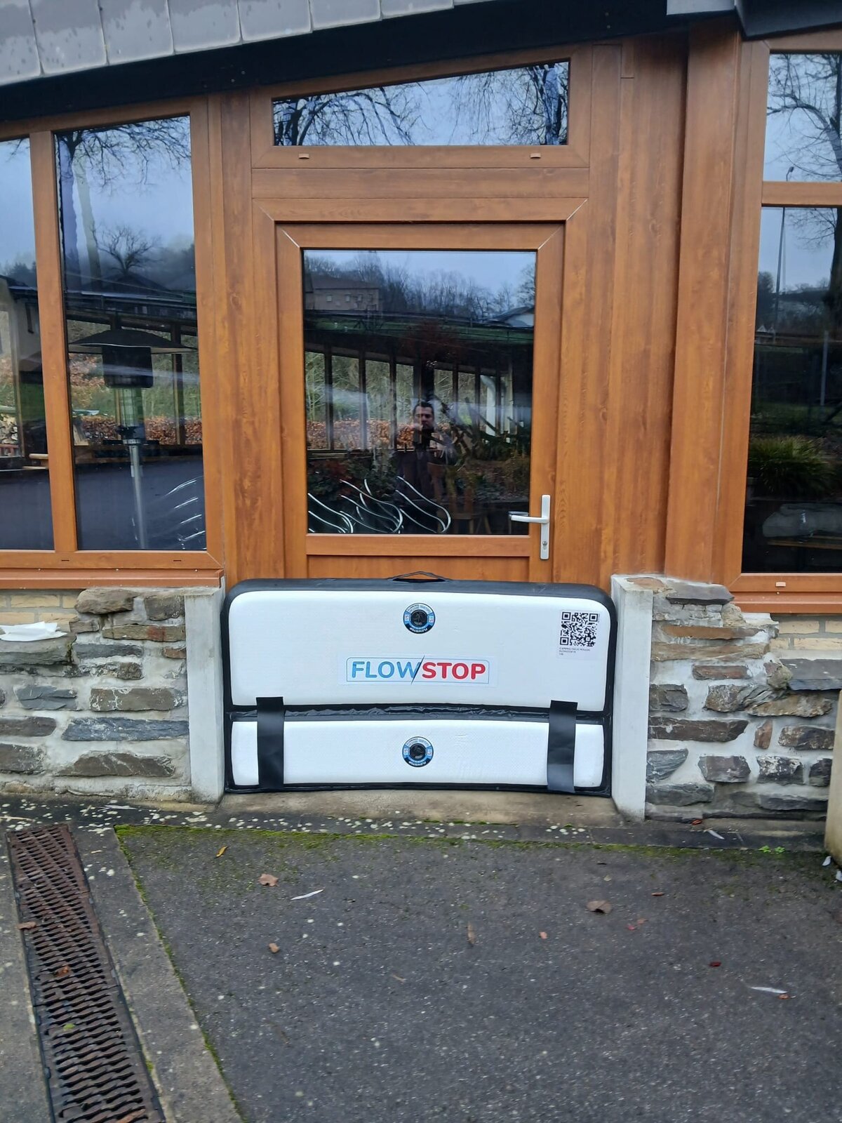 [PARTICULAR] ENTRANCE DOOR