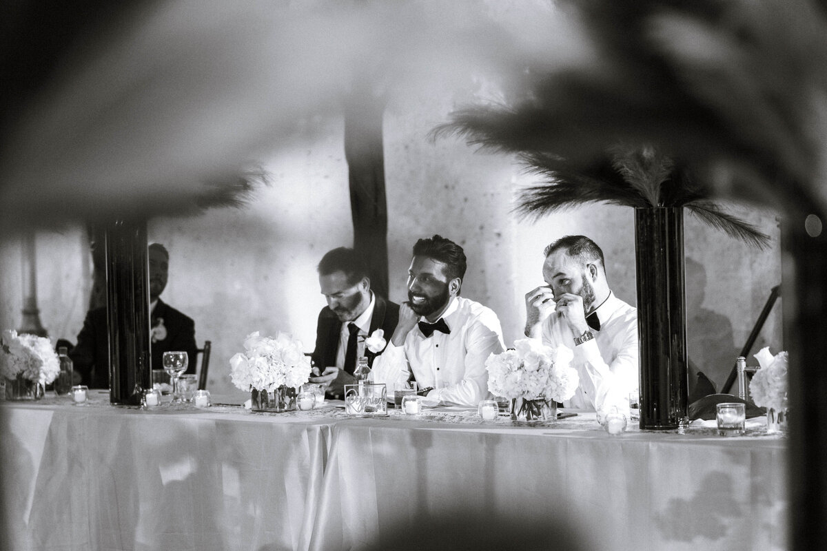emotional-grooms-during-toasts