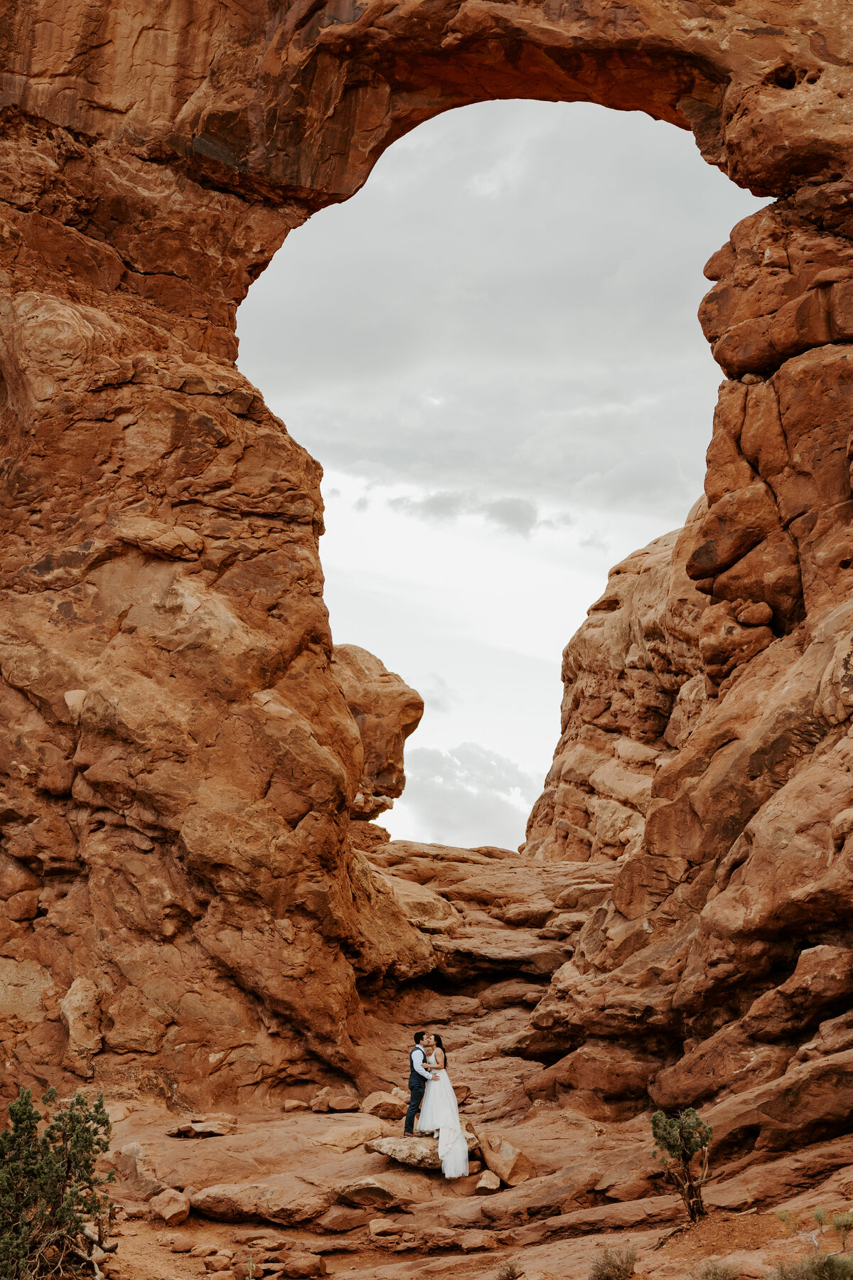Matt&Caitlin-MoabUtah-Elopement-Venture-to-Elope-285