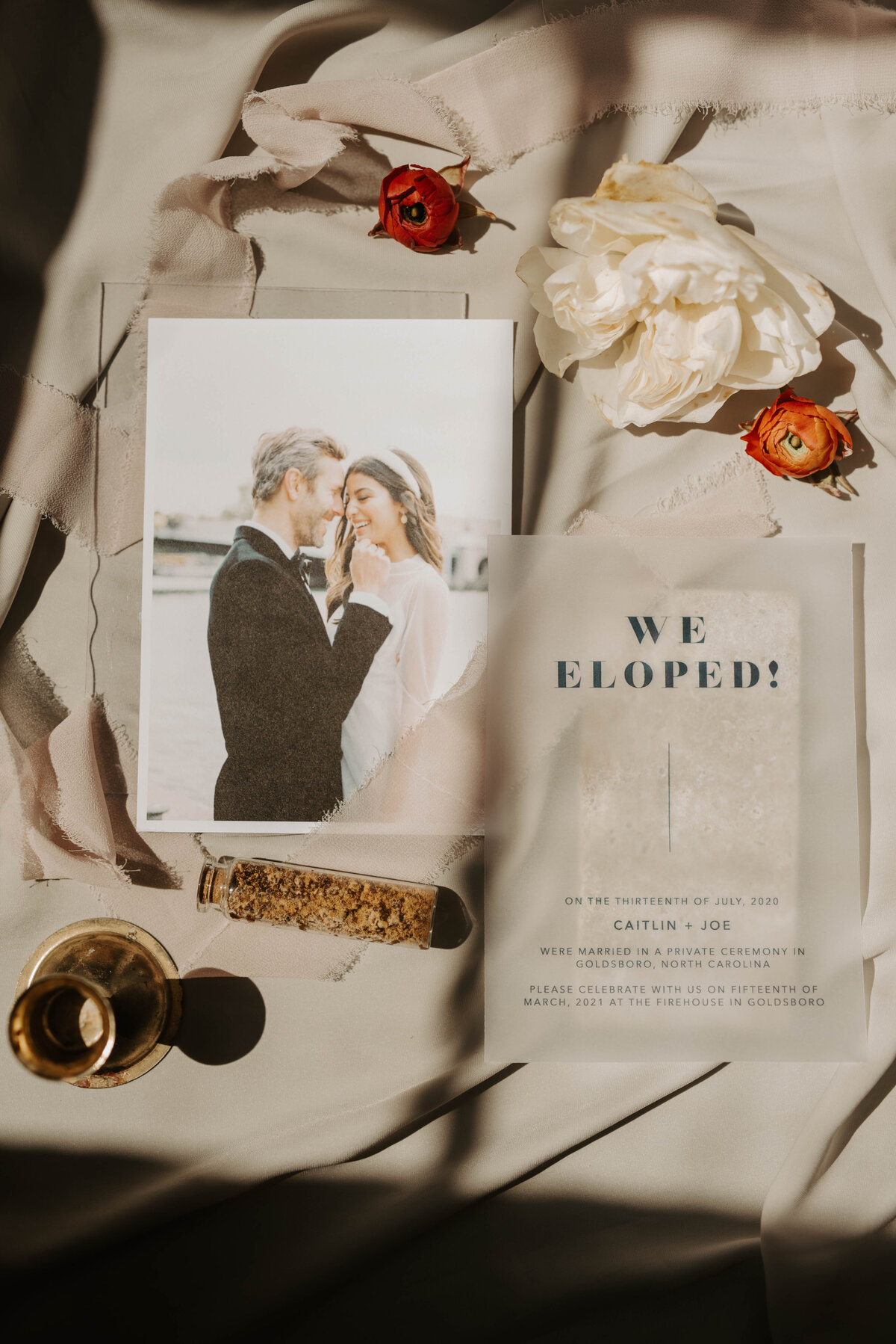 Wedding invitations and flowers