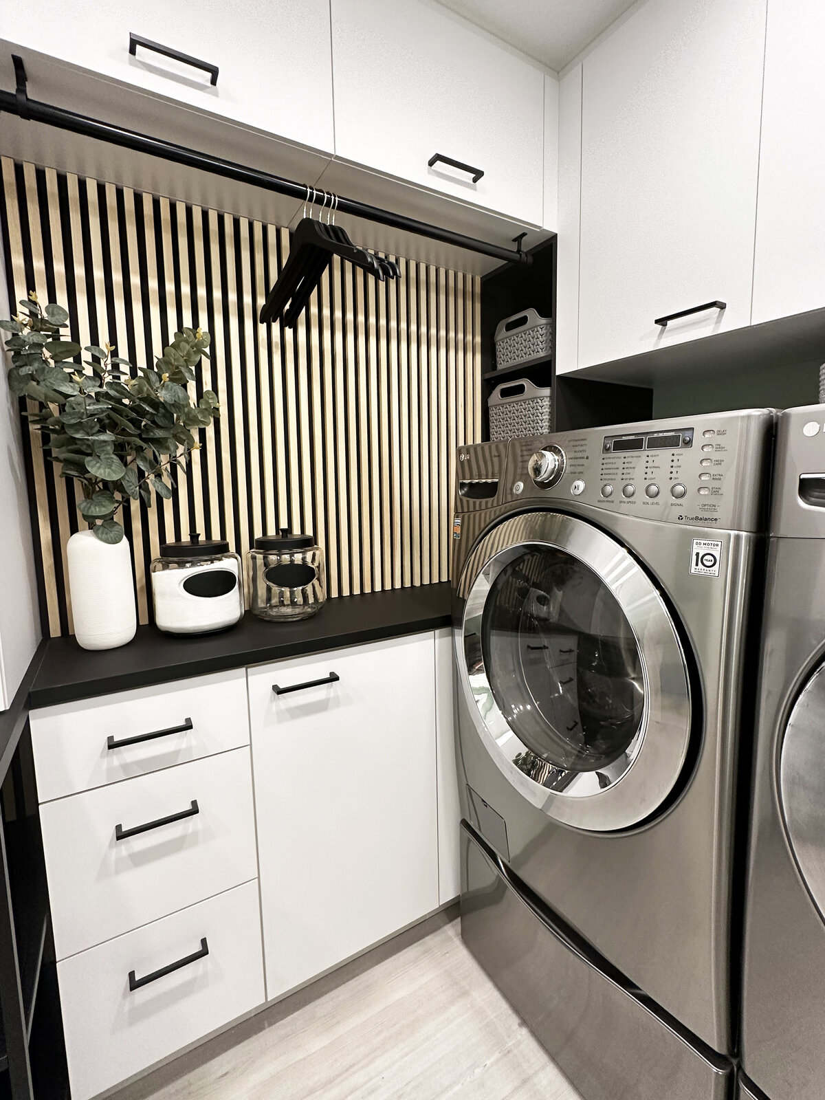 Modern Laundry Interior Design Reno Urbanomic Interiors 2021 (11)