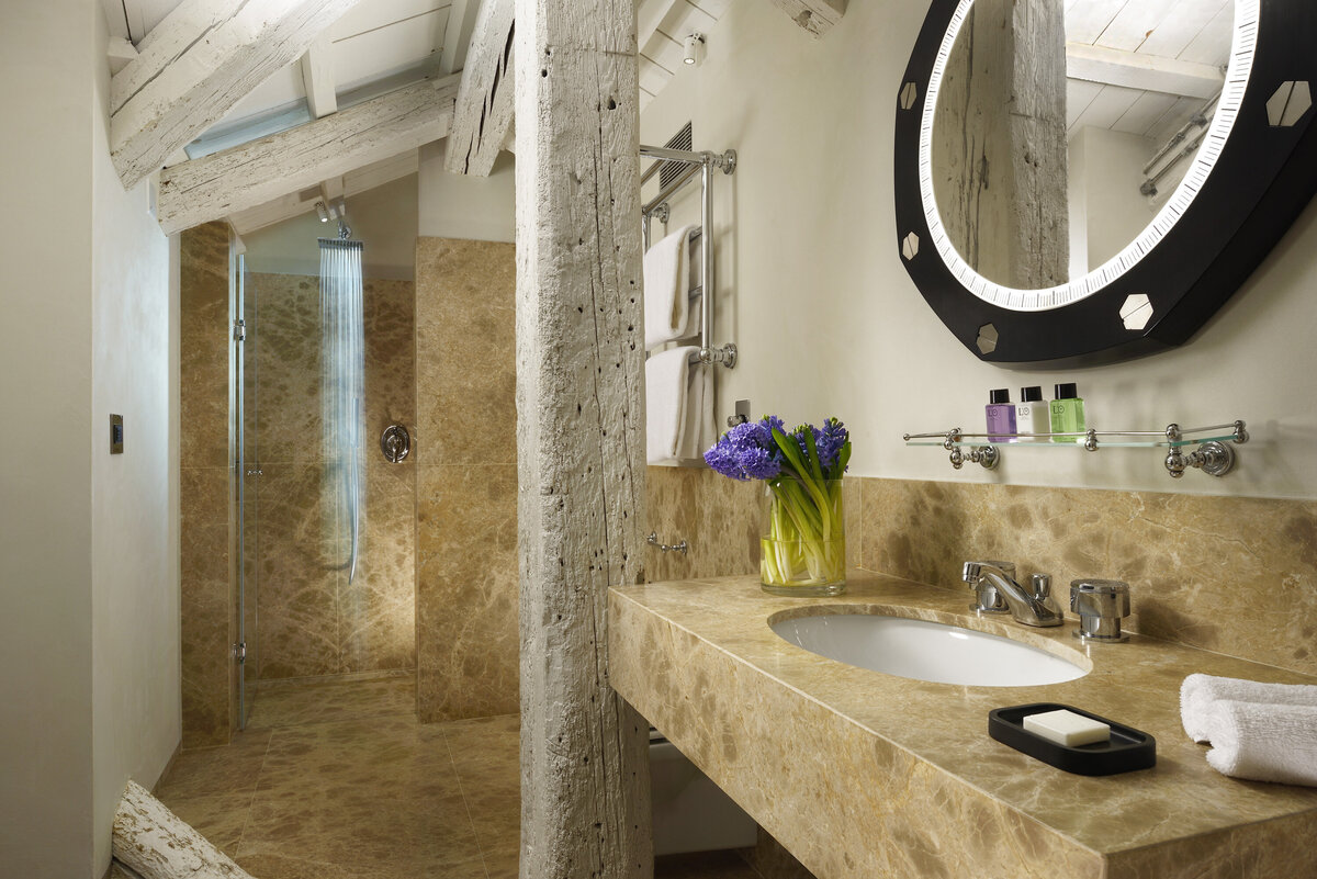Waterstone - Hotel L'Orologio - Venice - Italy - Luxury Boutique Hotel - Premium Suite bathroom 2