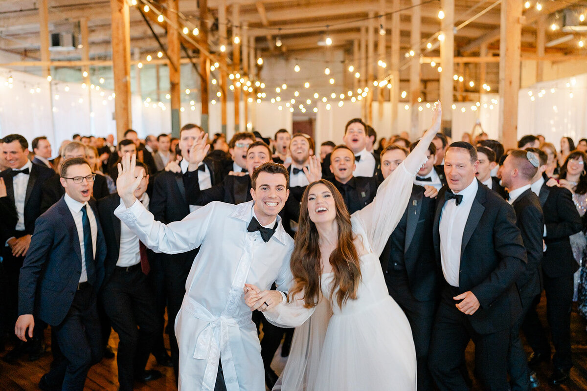 Victoria and Judah-Alex Knight Studio9