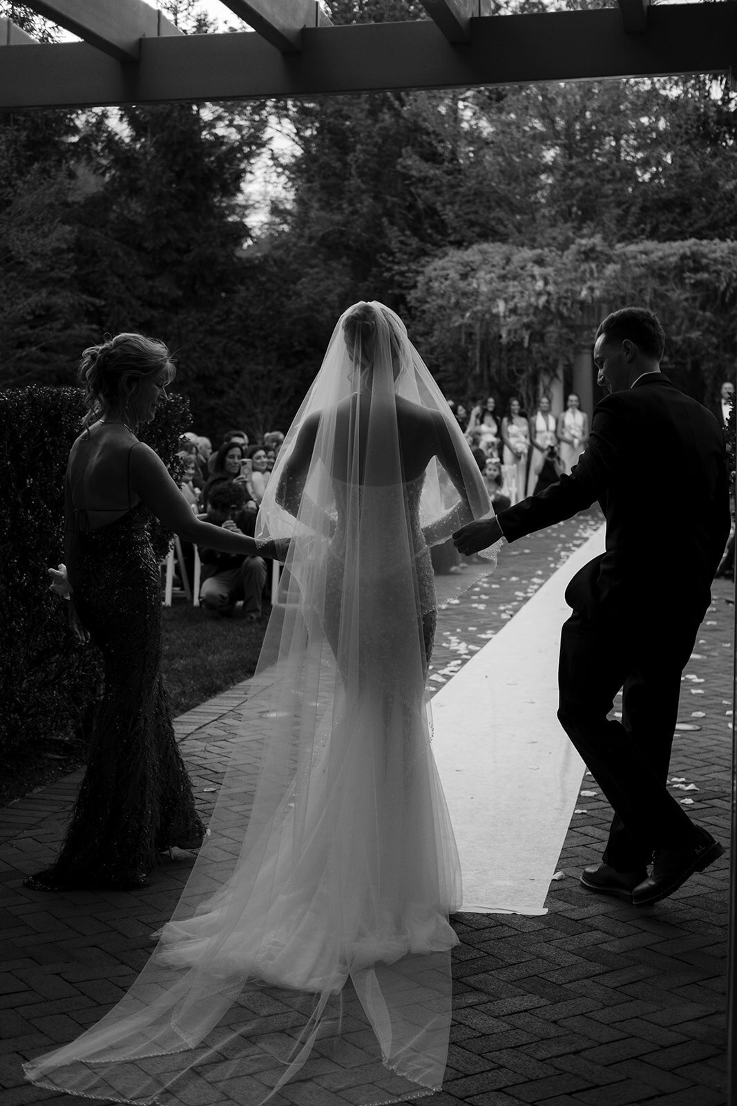 crest-hollow-country-club-nyc-wedding-photographer-469
