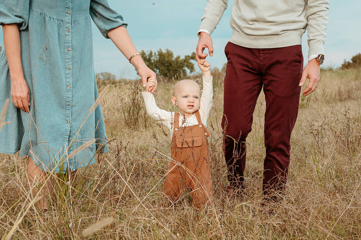 fall-family-photo-charlotte-nc-field-sunset