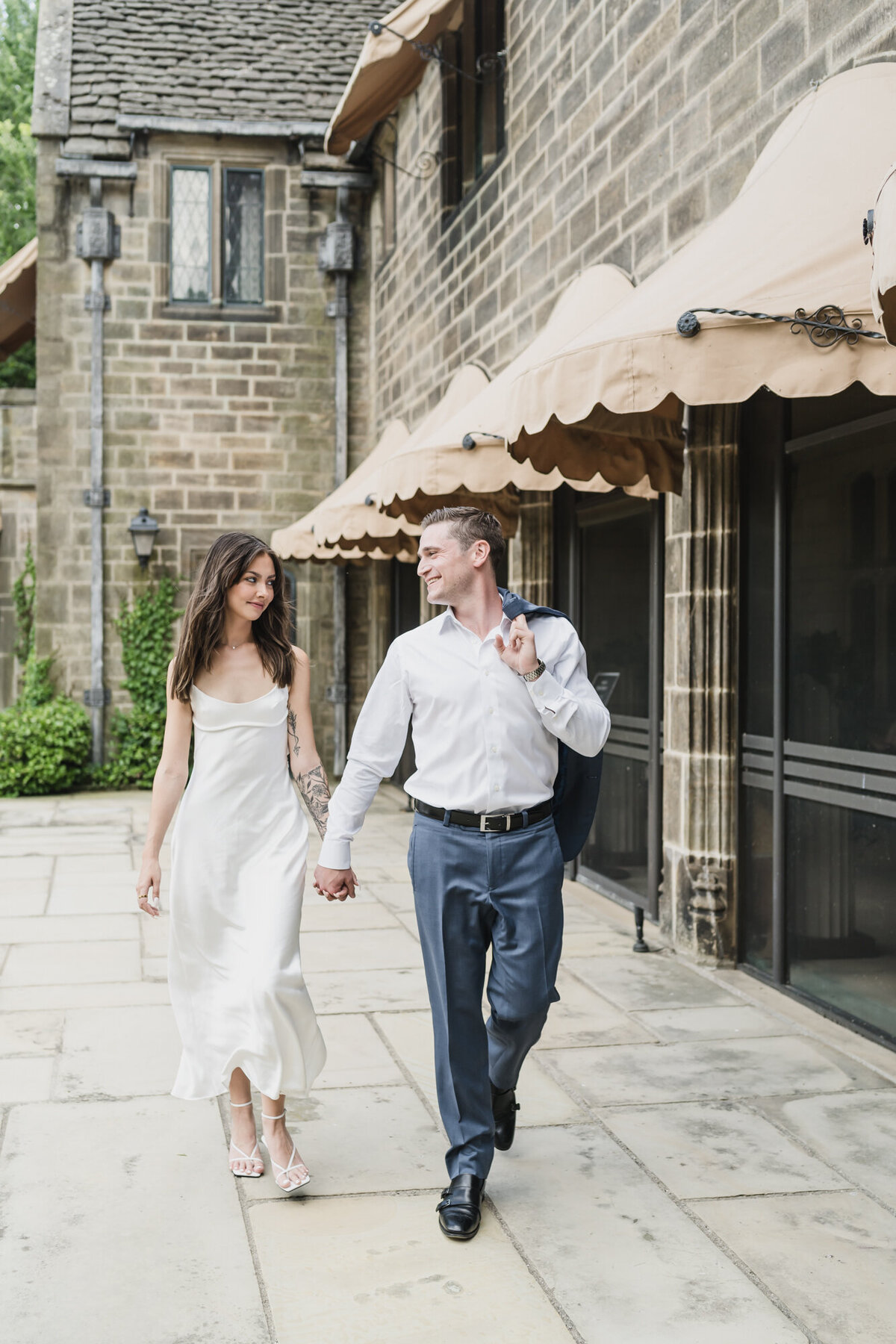 SUMMER FORD HOUSE ENGAGEMENT PHOTOS IN GROSSE POINTE, MICHIGAN PROVIDED BY KARI DAWSON11