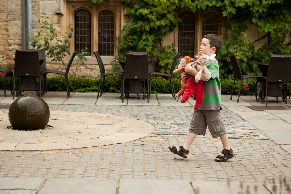 Notley-Abbey-wedding-photography-1050