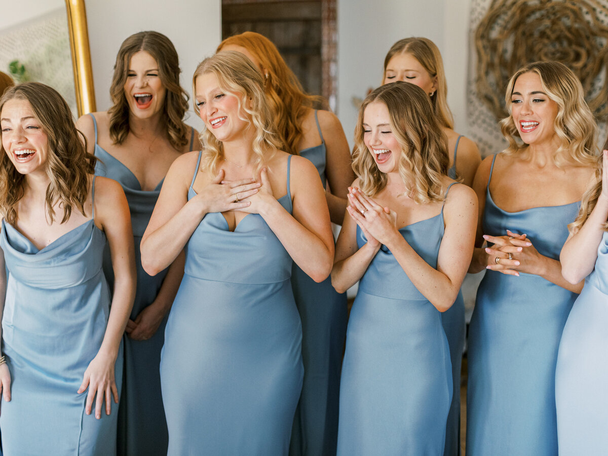 romantic-wedding-photos-dallas-bride-getting-ready-lazy-s-hacienda-11