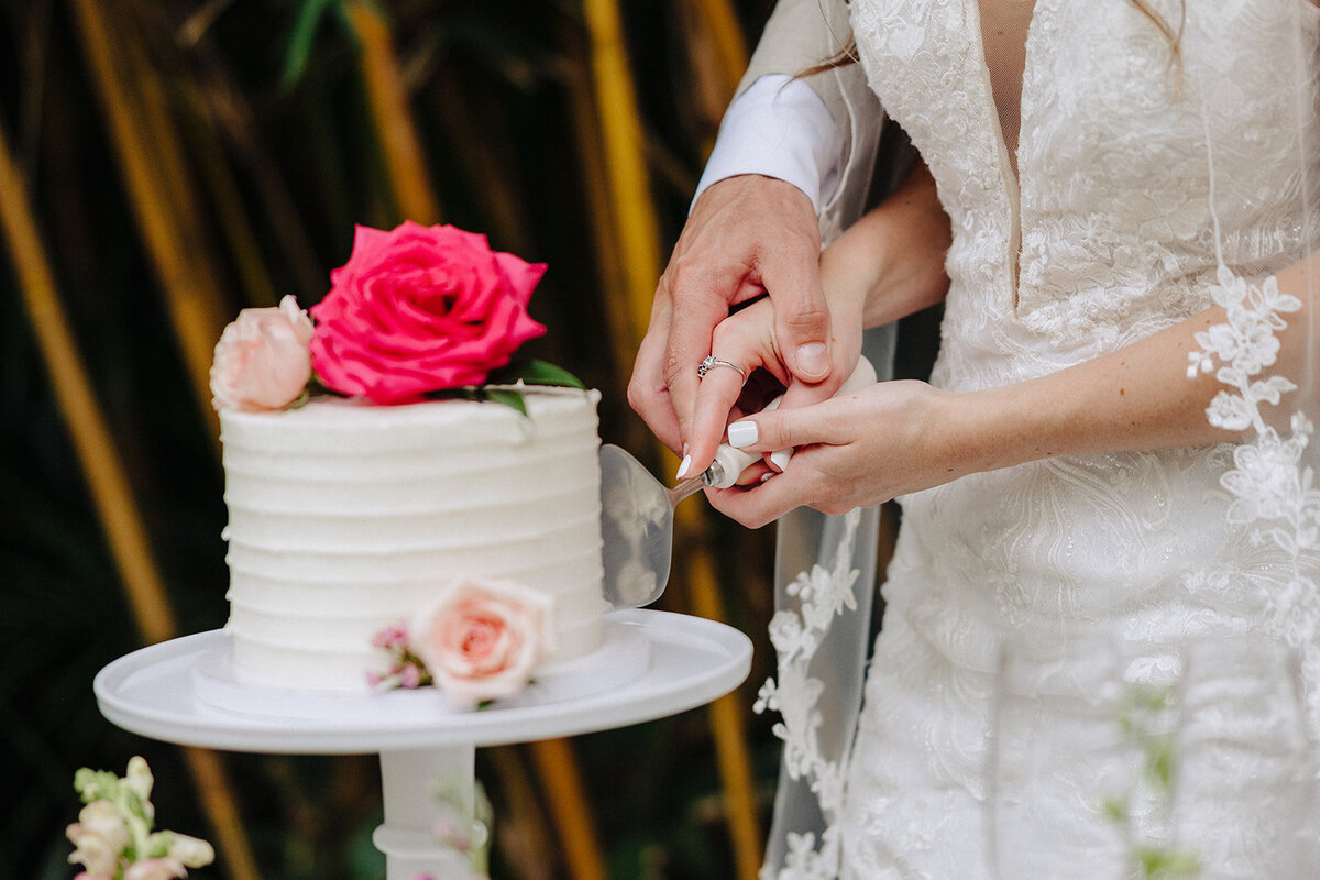 mcneile-photo-sunken-gardens-elope-in-florida-chantilly-chic-celebrations-11