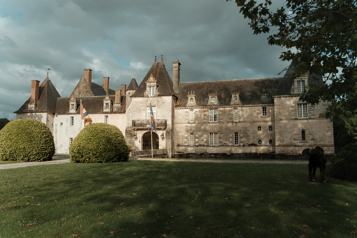 destination europe wedding photographer france bourgogne nievre aurore poupon-83