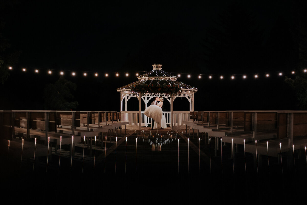 new york wedding night romantic shot
