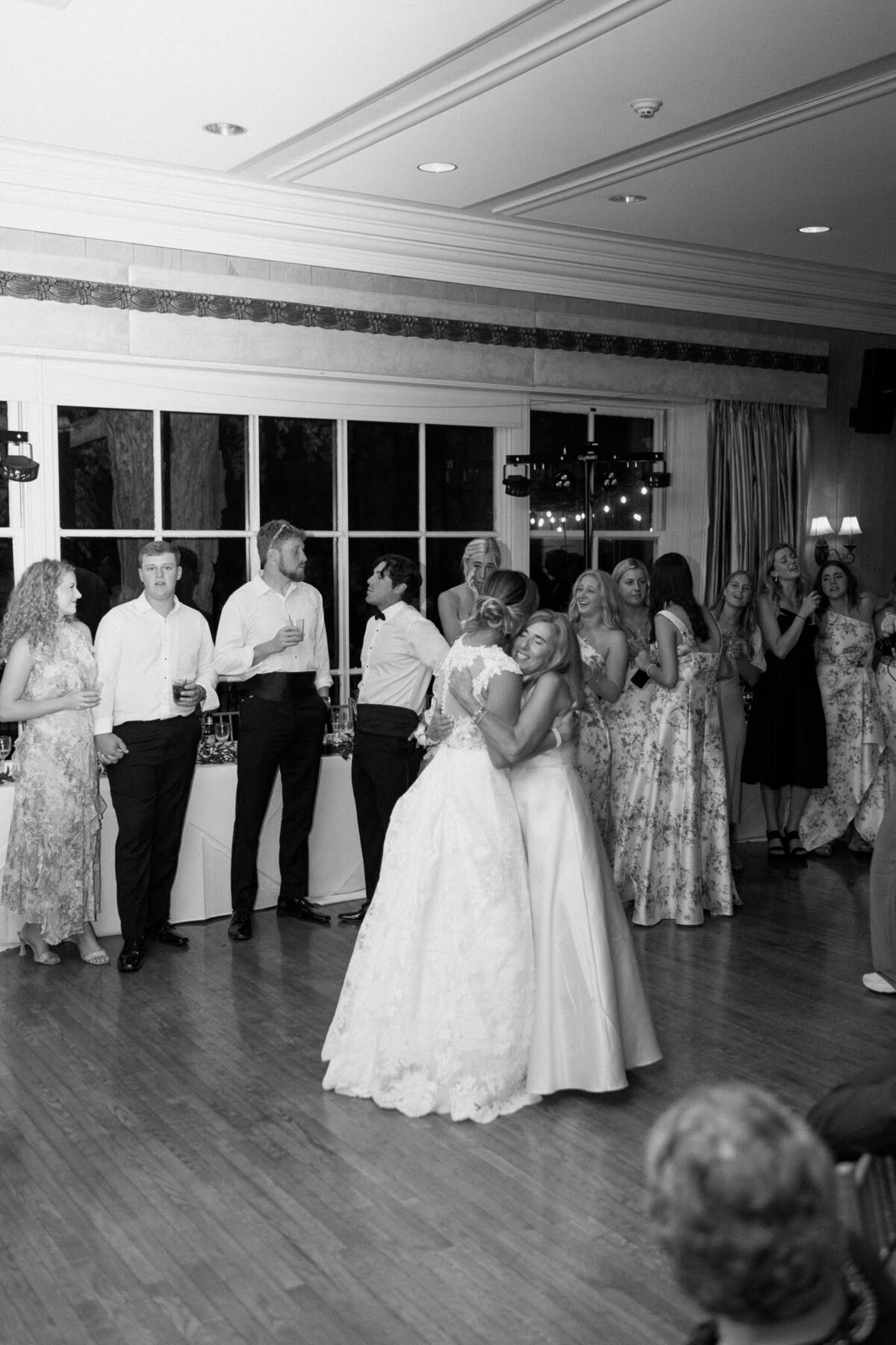 Nichole-Babiez-Photography-Dunham-woods-Geneva-Illinois-Wedding-luxury-editorial-timeless-modern-candid-bride-inspiration-chicago-photographer--135