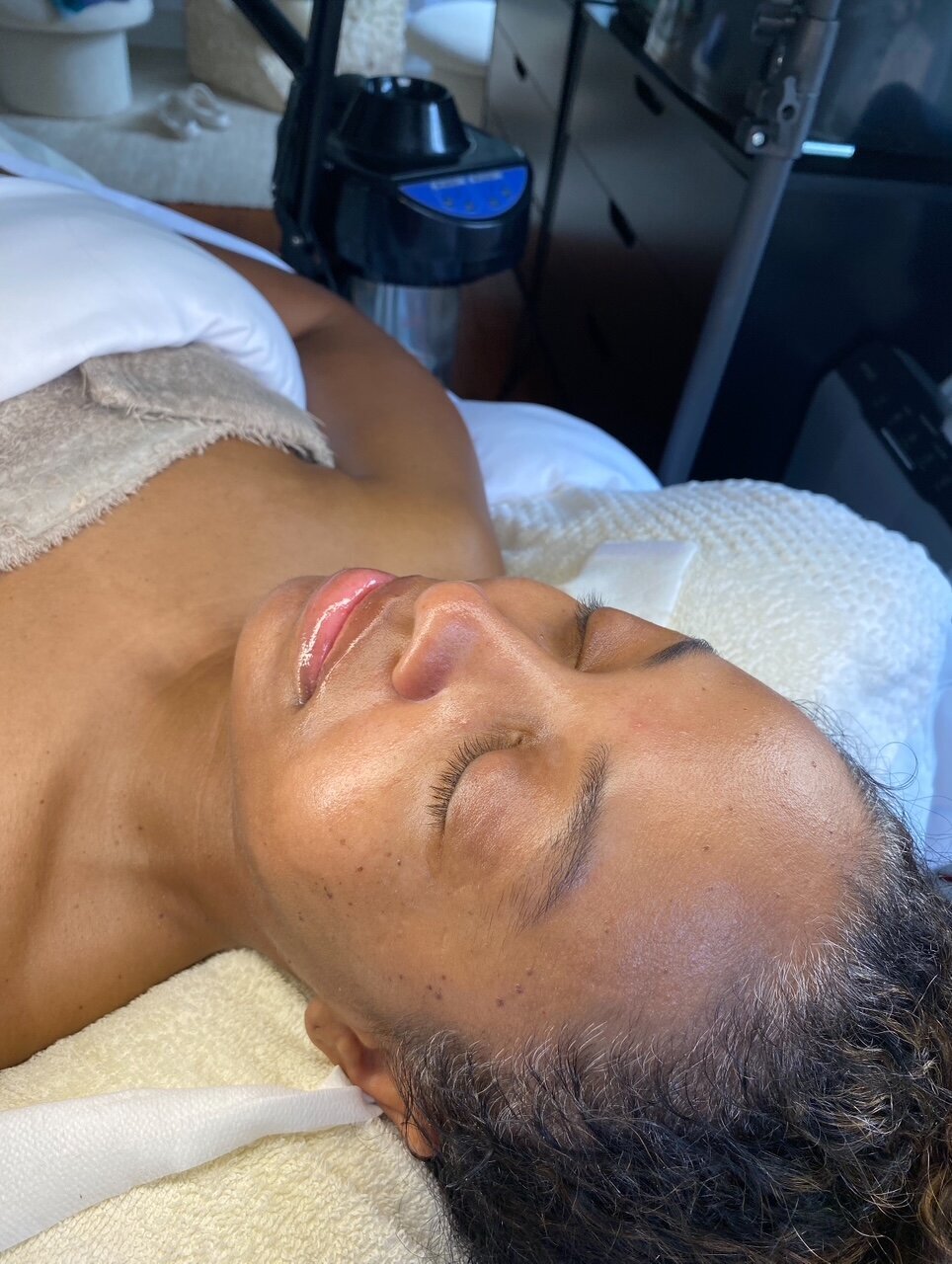 Facial 12