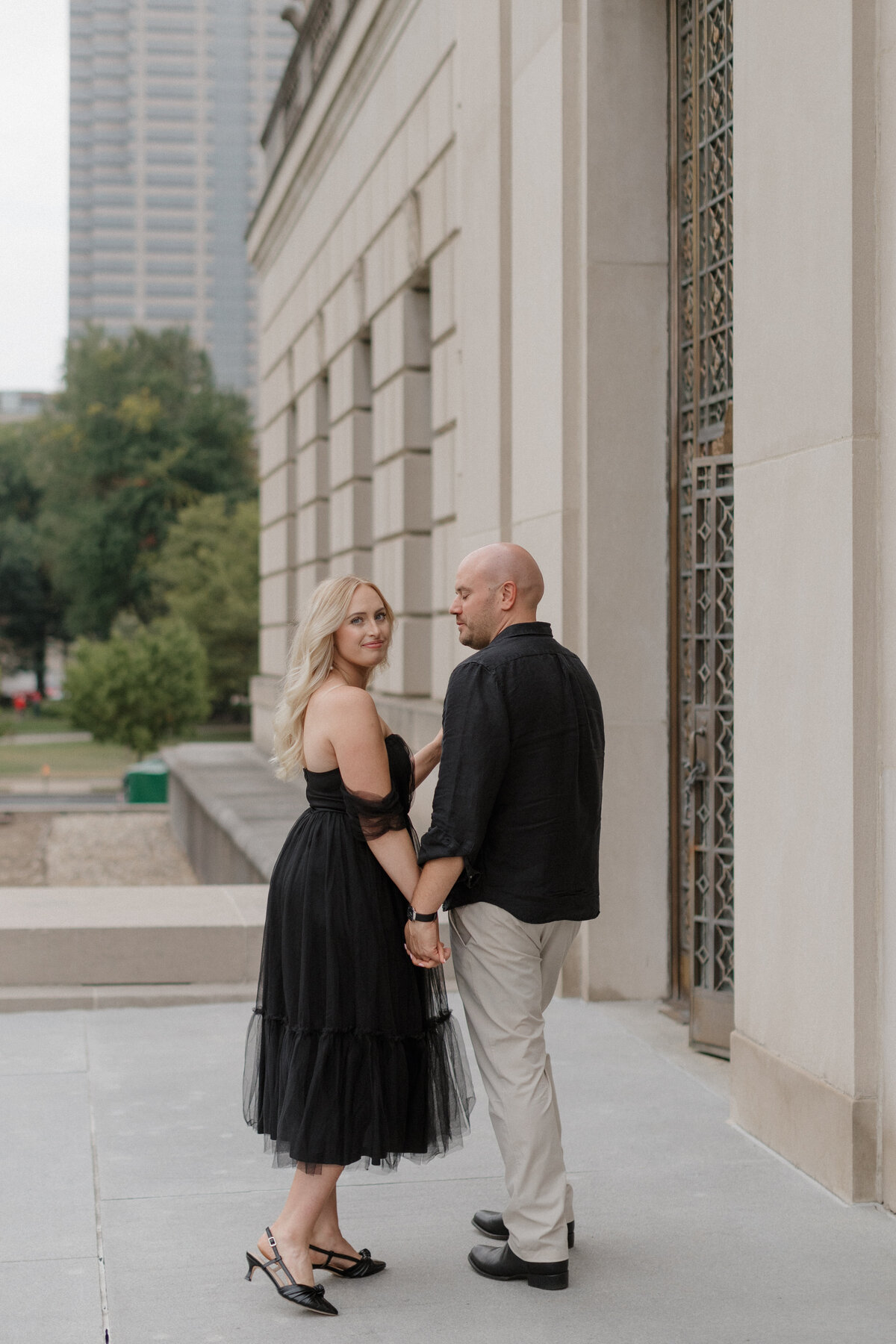 Indianapolis engagement photographer romantic city portrait