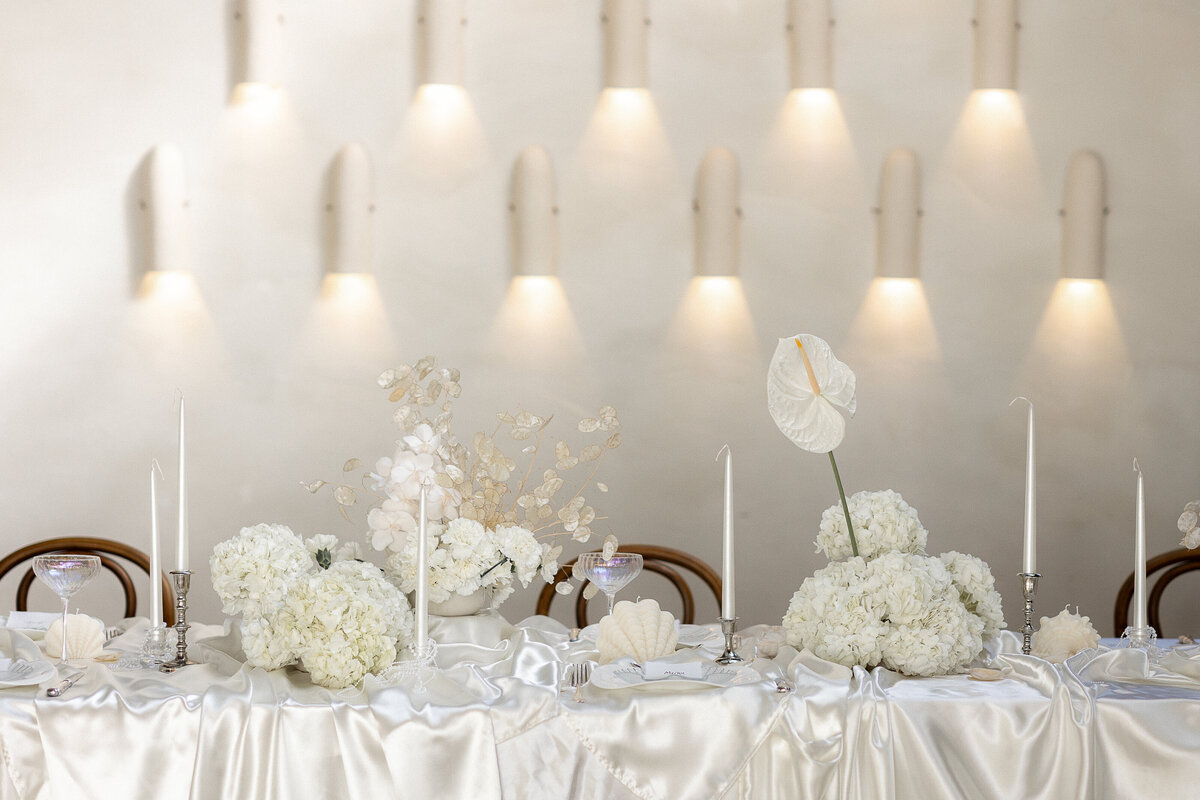 TANGERINE11-MONOCHROME-TABLE-17
