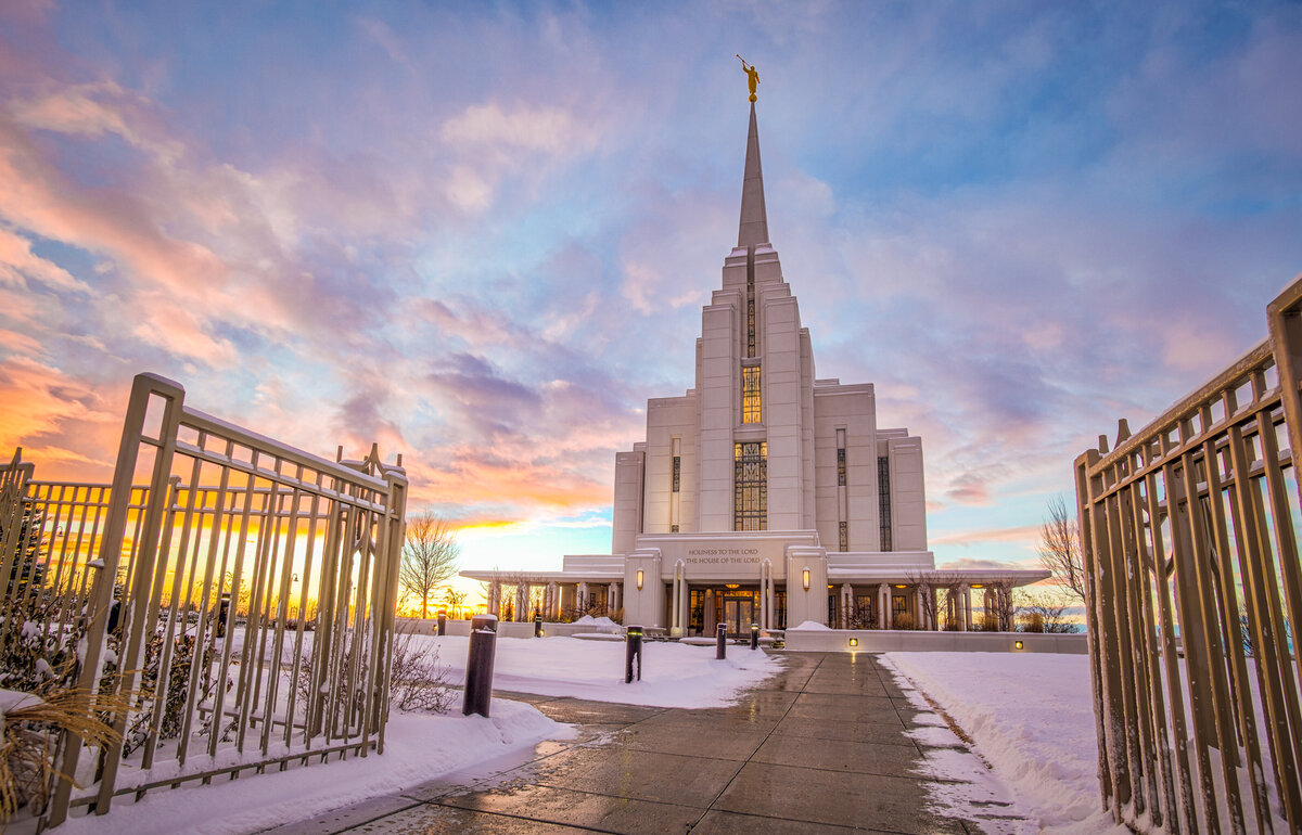 2015-12-23-rexburg-temple-gates-wide-angle-tonal-contrast_HDR2
