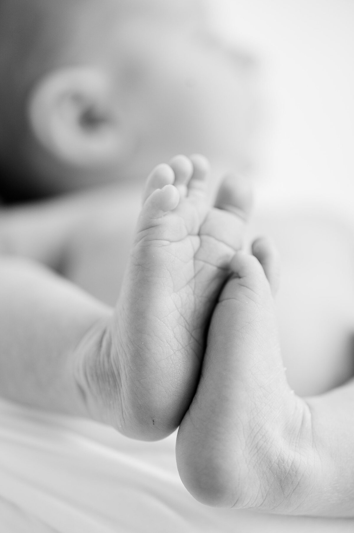2023-newborn-baby-feet