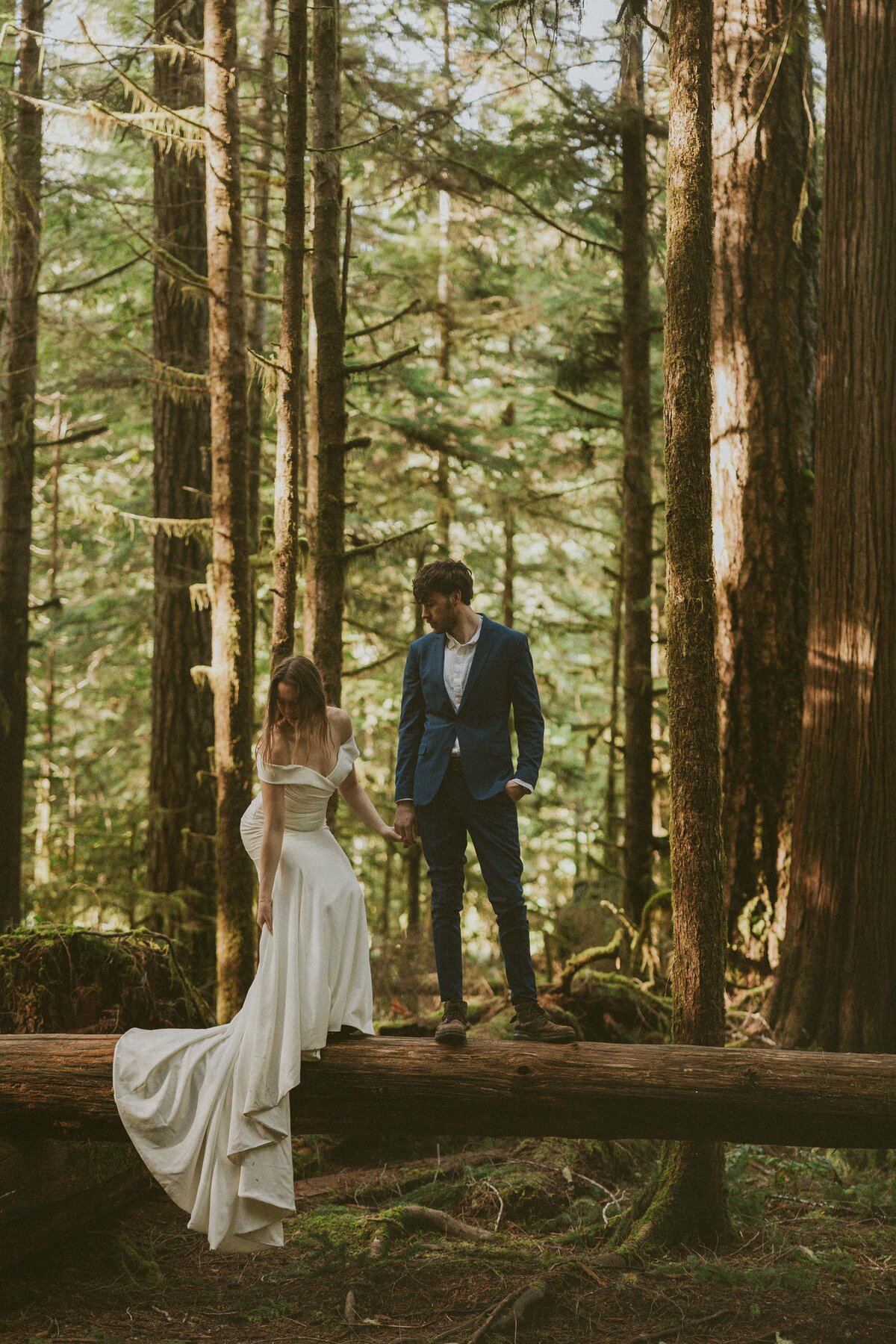 pnw-elopement-photographer-katiejophoto