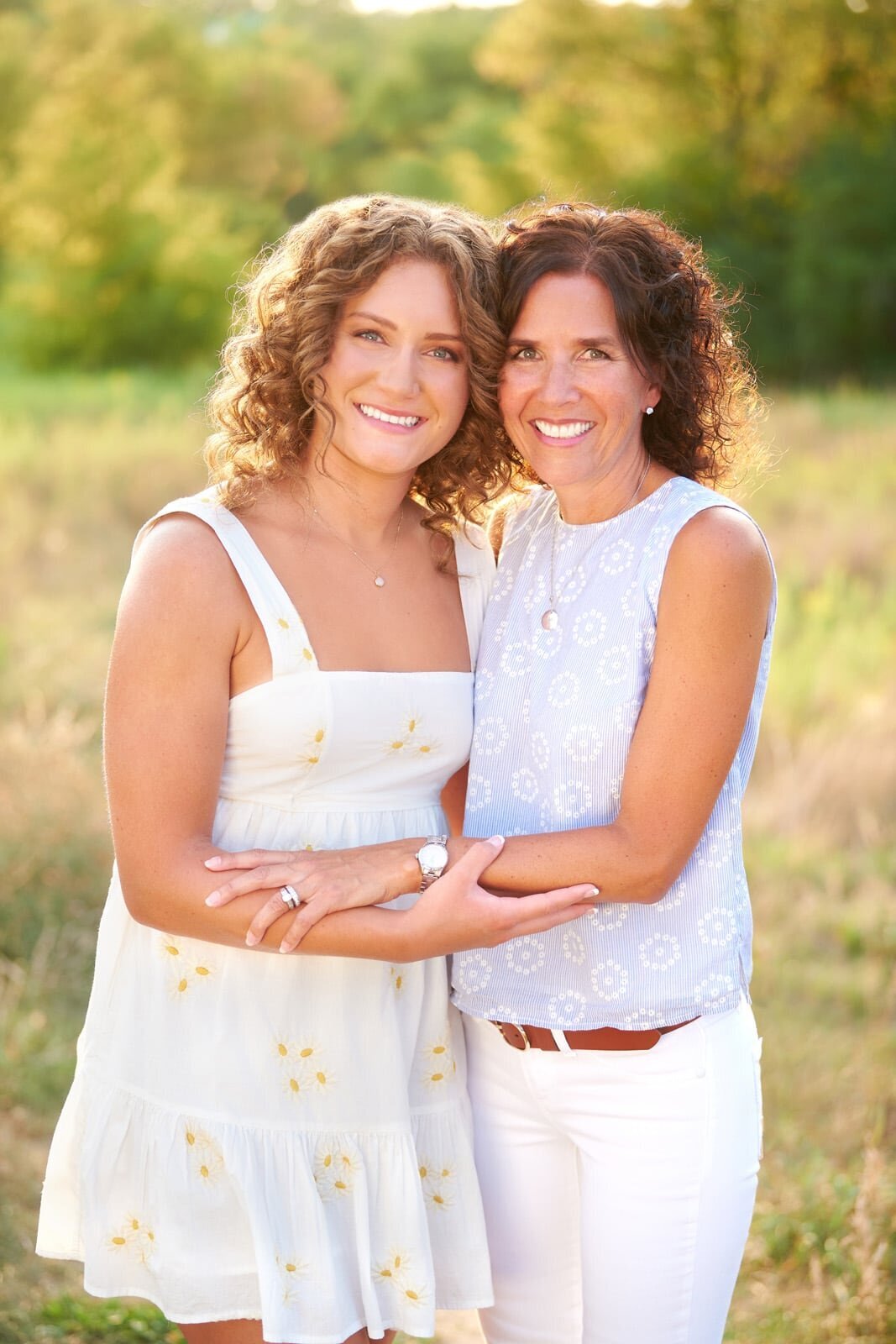 Mother and Daughter Outdoor Senior Picture by Minnesota Photographer-05