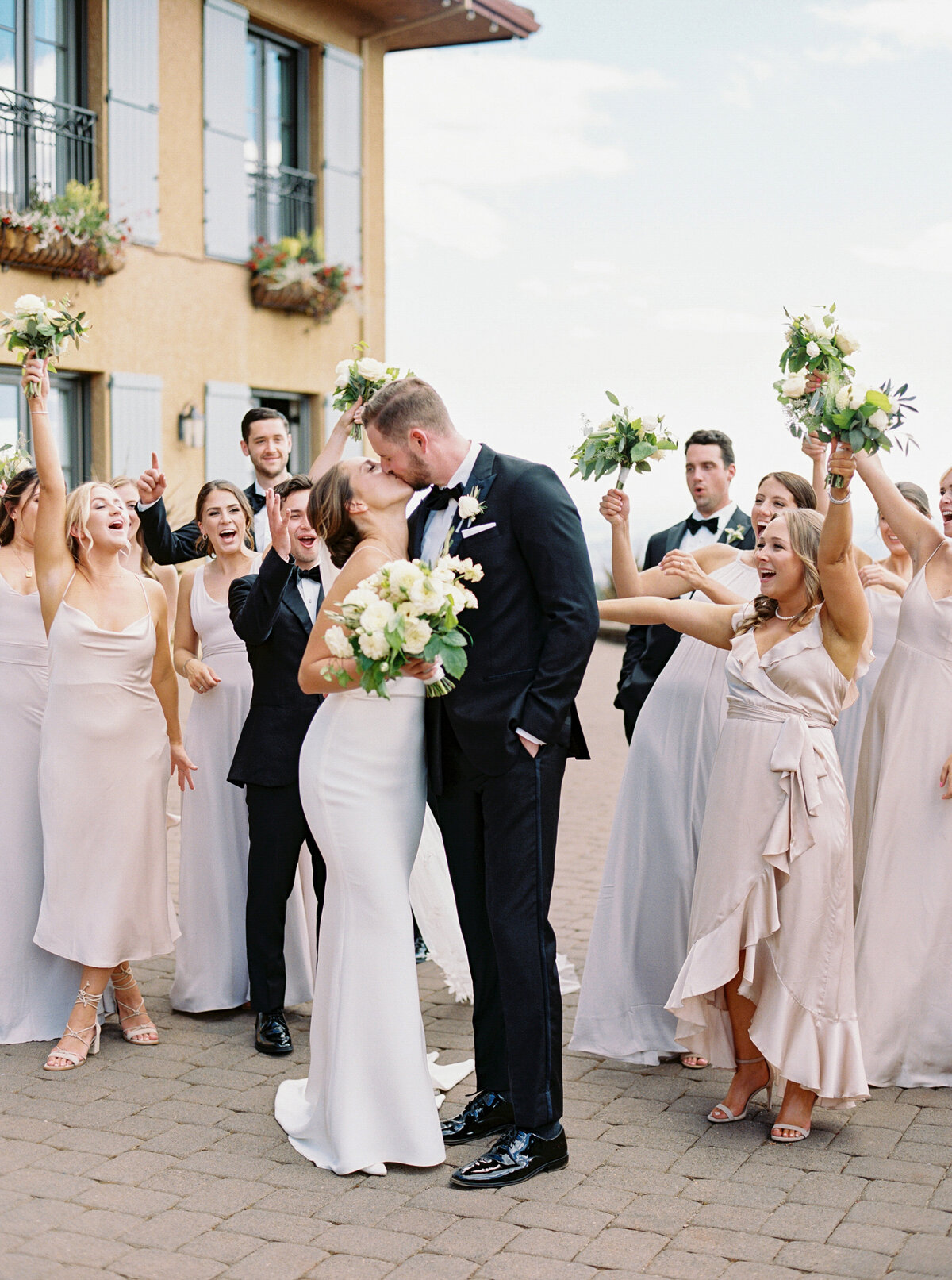 wedding-at-black-walnut-inn-and-vineyard-photography-by-the-tenneys-21