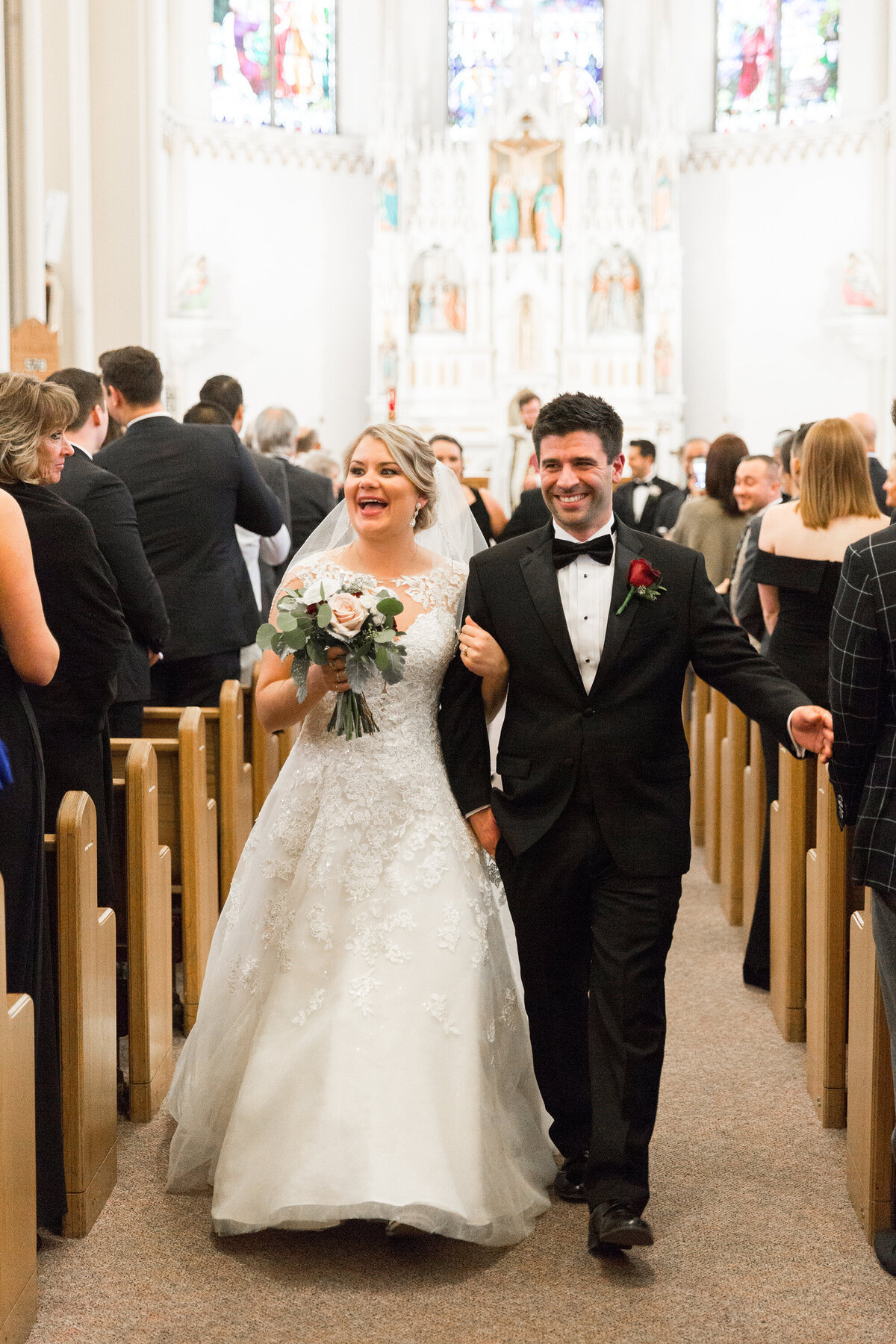 14-st-marys-catholic-church-grand-rapids-michigan-winter-wedding