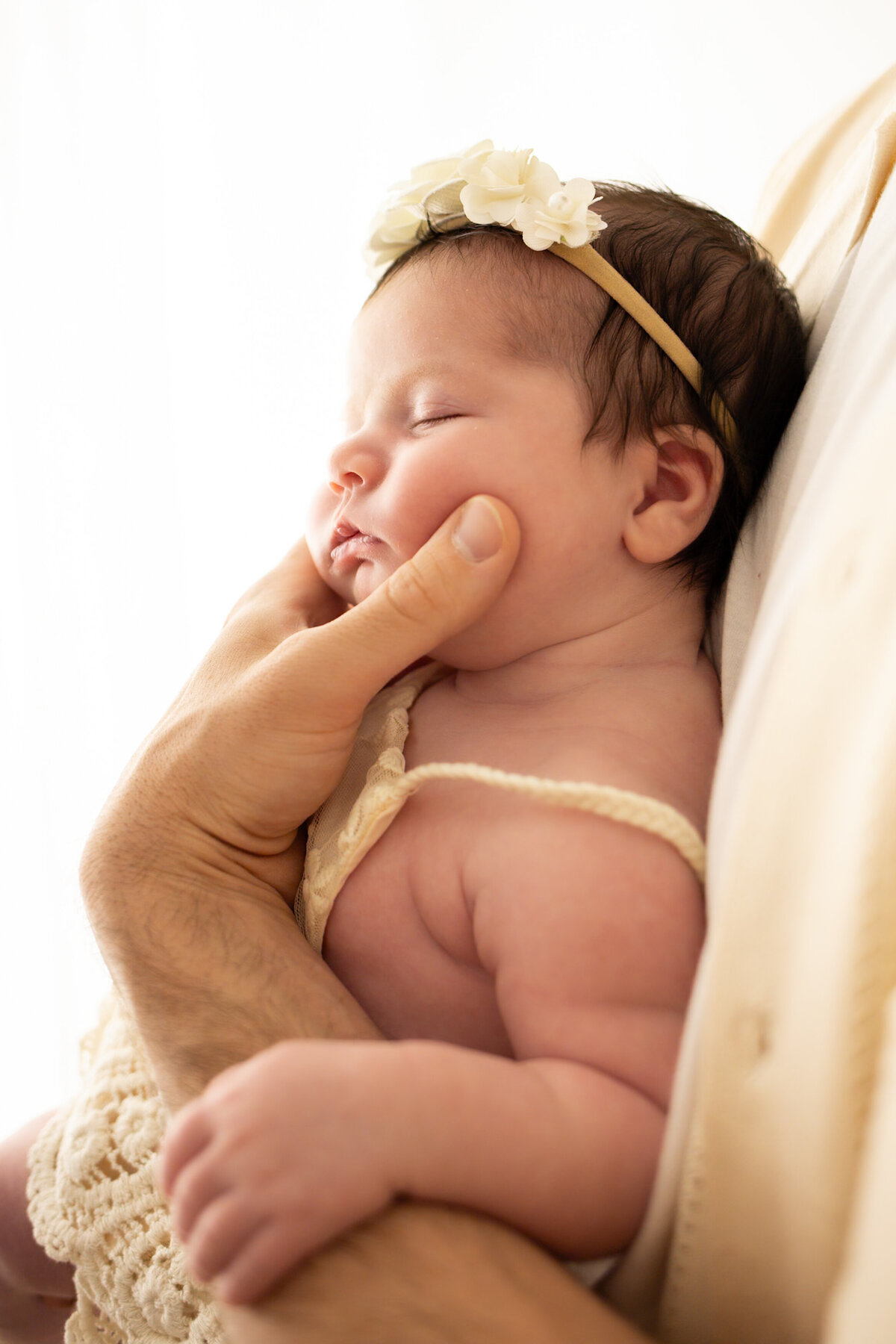 lifestyle-newborn-session-natural-tones-glen-head