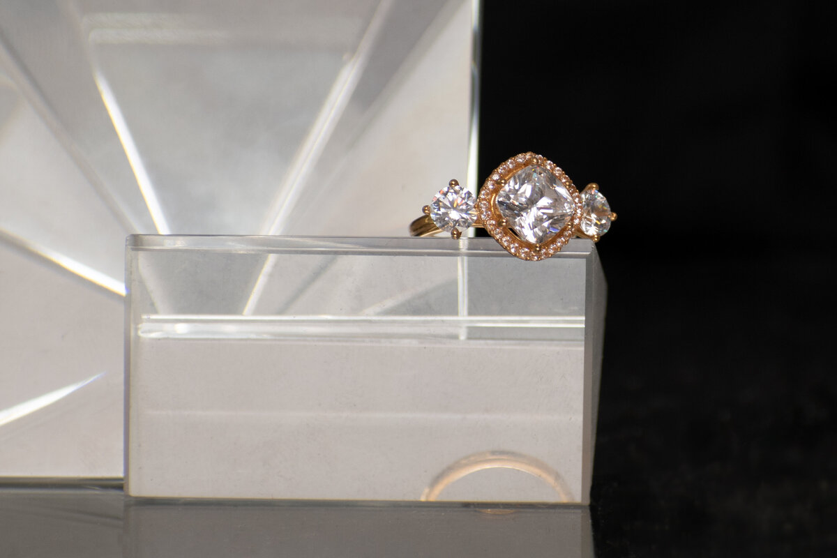 Cushion Halo Side Diamond Gold Engagment Ring