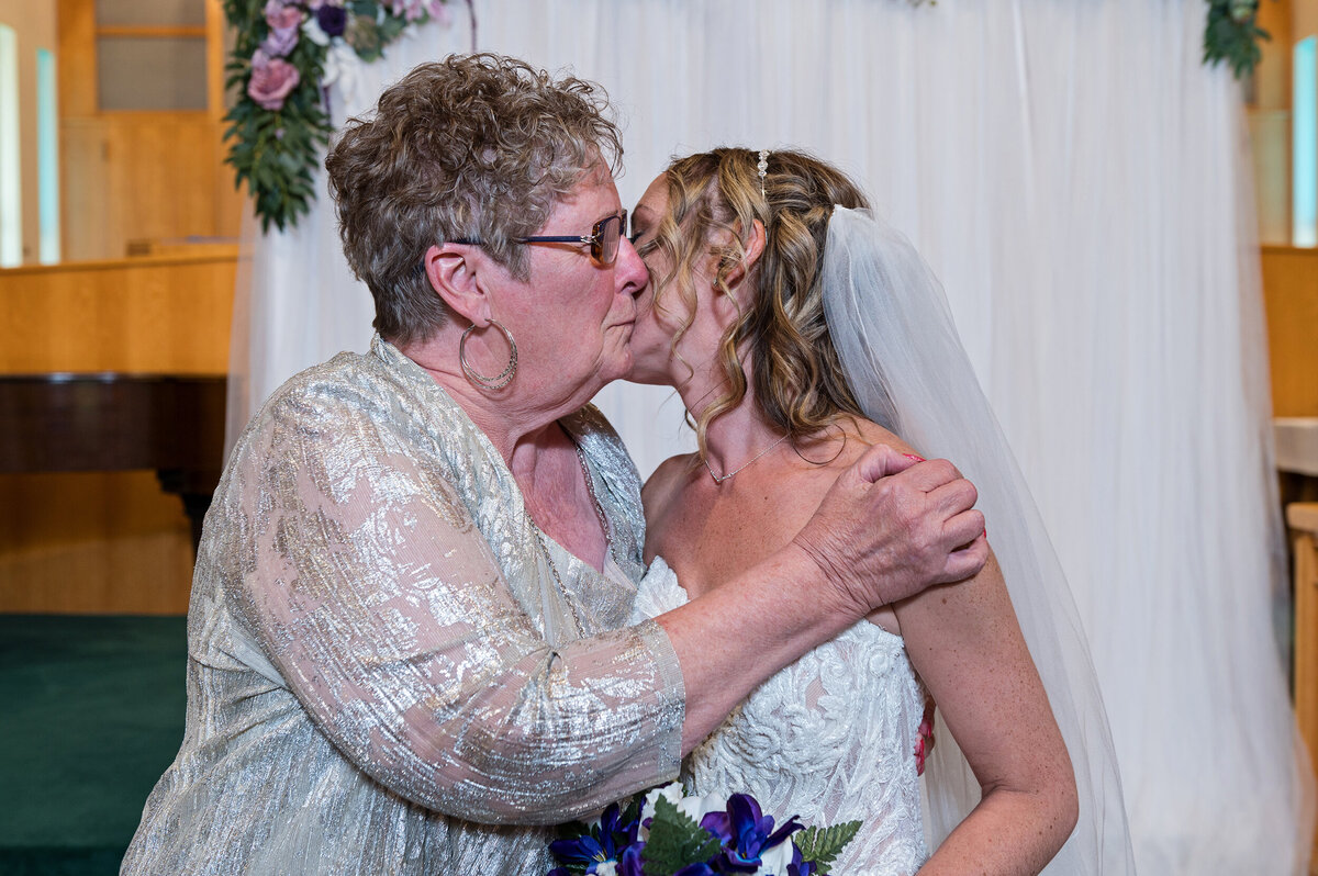 Detroit-Wedding-Photographer-The-Landing-141