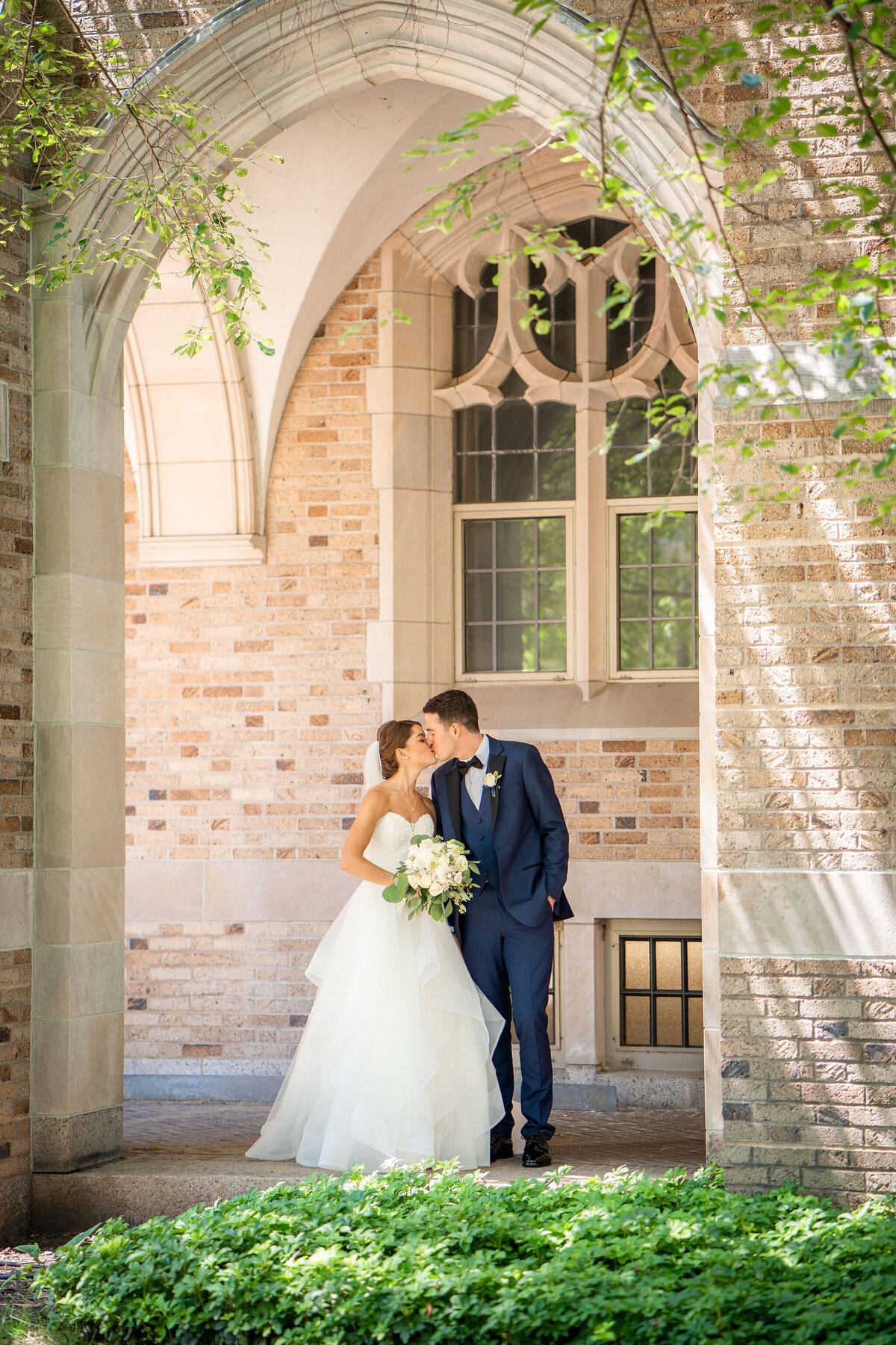 Notre_Dame_Wedding_Portrait