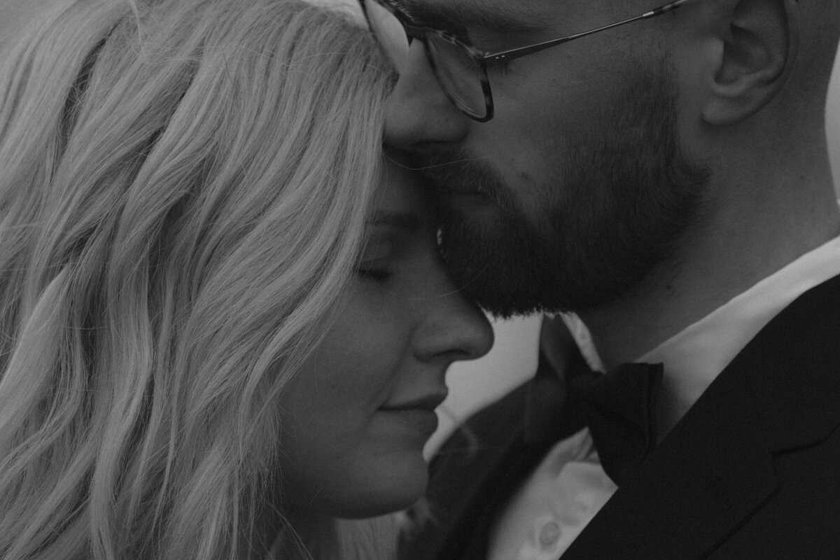the_chaffins_international_destination_wedding_elopement_photographers_sammie_chaffin_micah_editorial_adventure_photos_travel_isle_of_skye_scotland_5