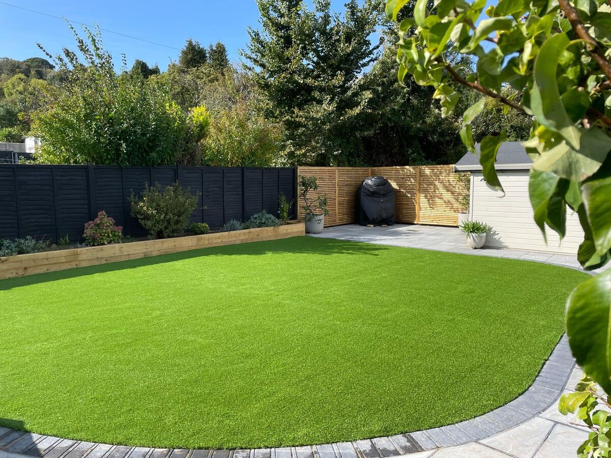 artificial grass curved area