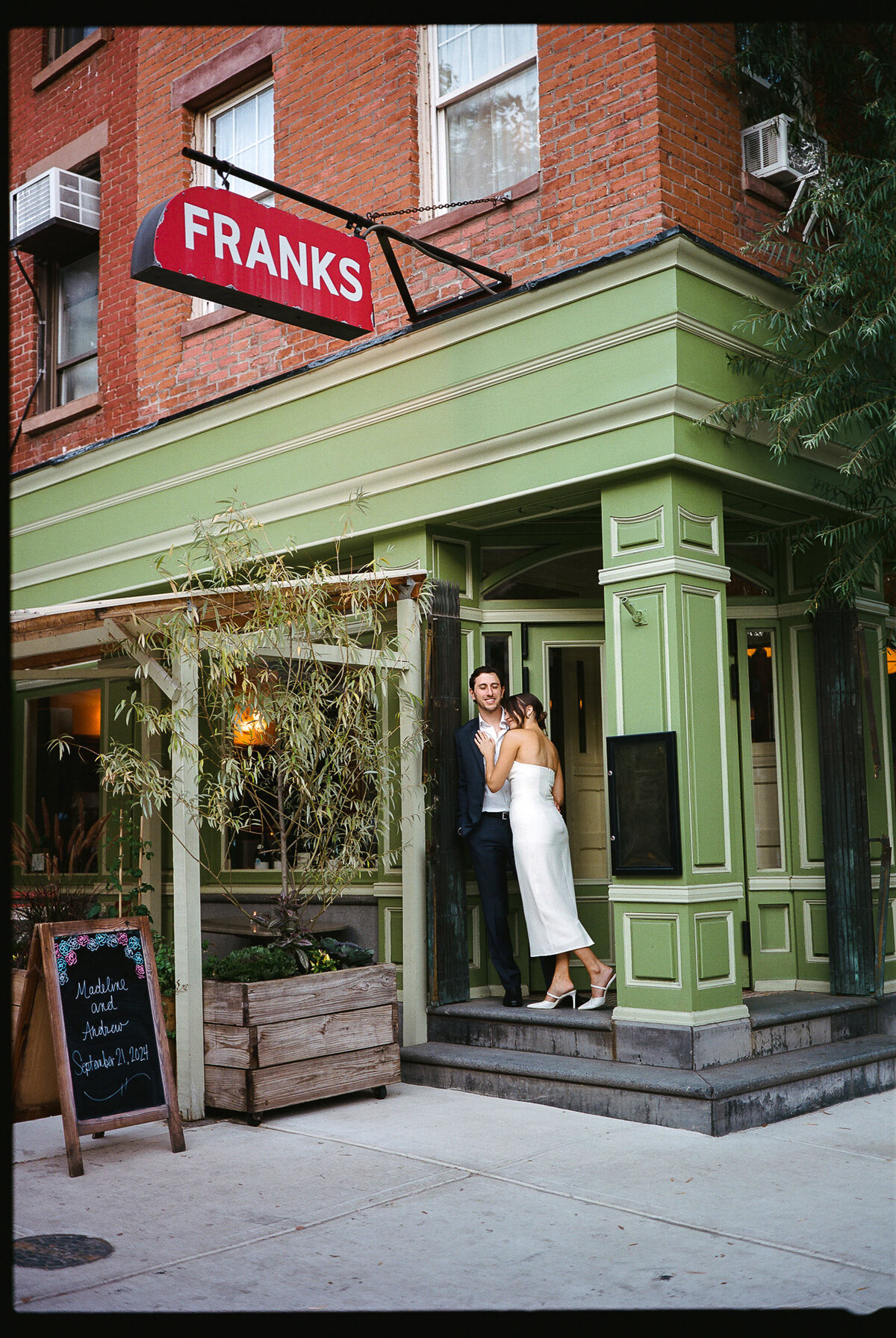 franks-wine-bar-brooklyn-wedding-madeleine-elliott-084