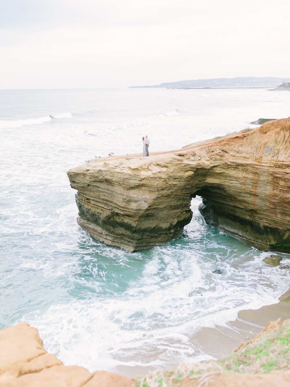 Sunset-Cliffs-Engagemnet-Photos-At-The-Arch-Mandy-Ford