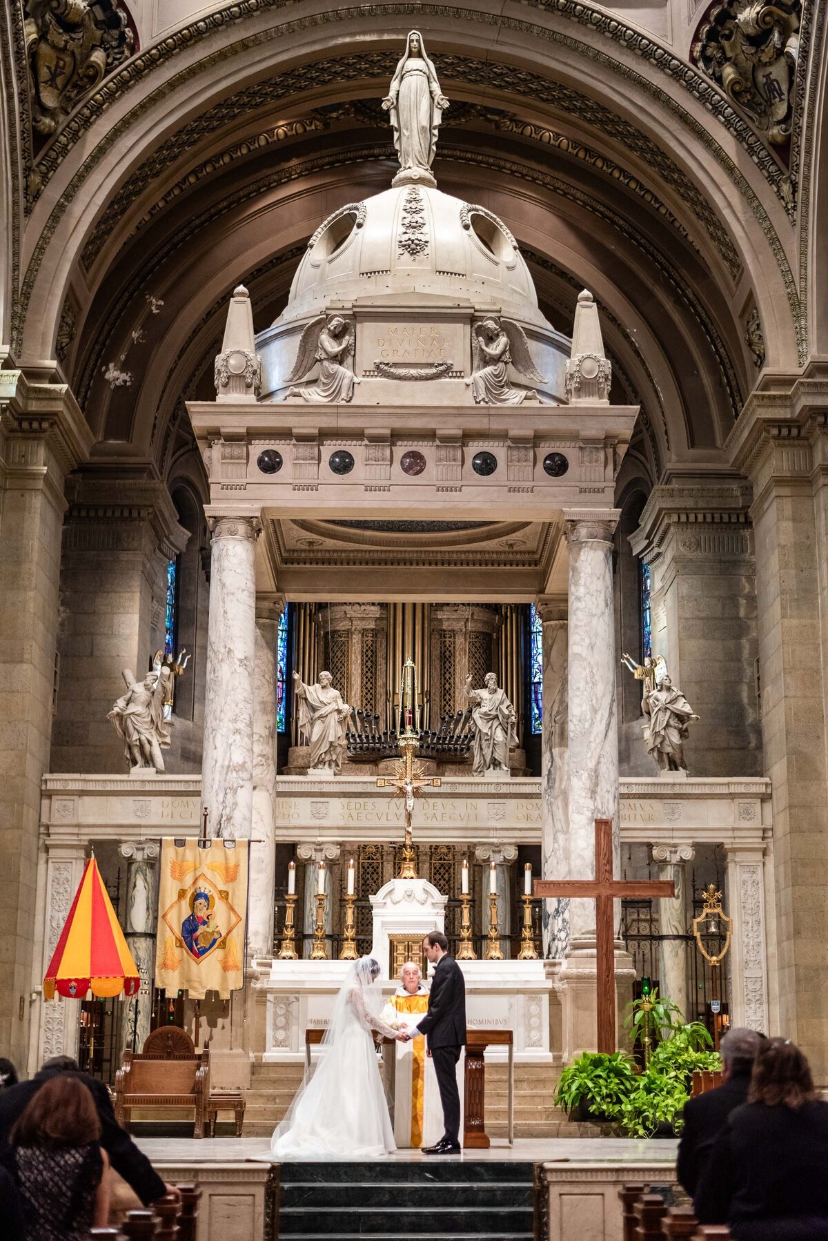 basilica-of-saint-mary-minneapolis-mn-wedding-photo-6