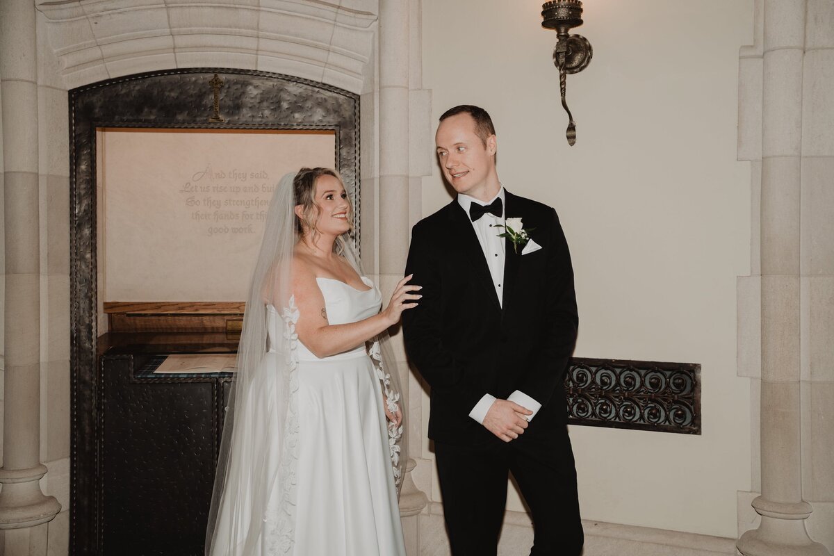 bried-and-groom-first-look