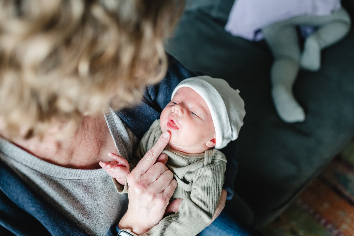 grandparents and newborn photography lifestyle photos
